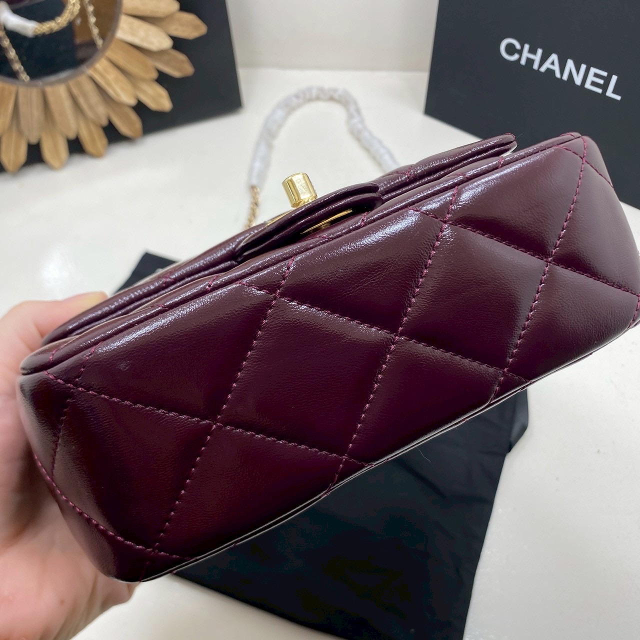 ORI หนังแท้ | Chanel Mini Flap Bag With Top Handle กระเป๋าสะพาย กระเป๋าถือพร้อมหูจับหรูหราร้อยโซ่สีทอง สายสะพายโซ่ ขนาดกะทัดรัดใช้งานง่าย