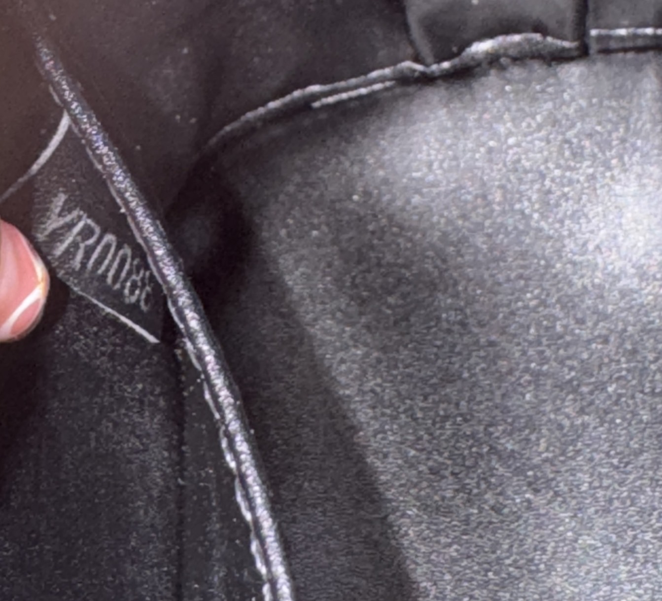 LV Alma BB handbag with a diamond Luxury Malletage Leather Bag กระเป๋าถือสะพาย เกรดออริ 1:1