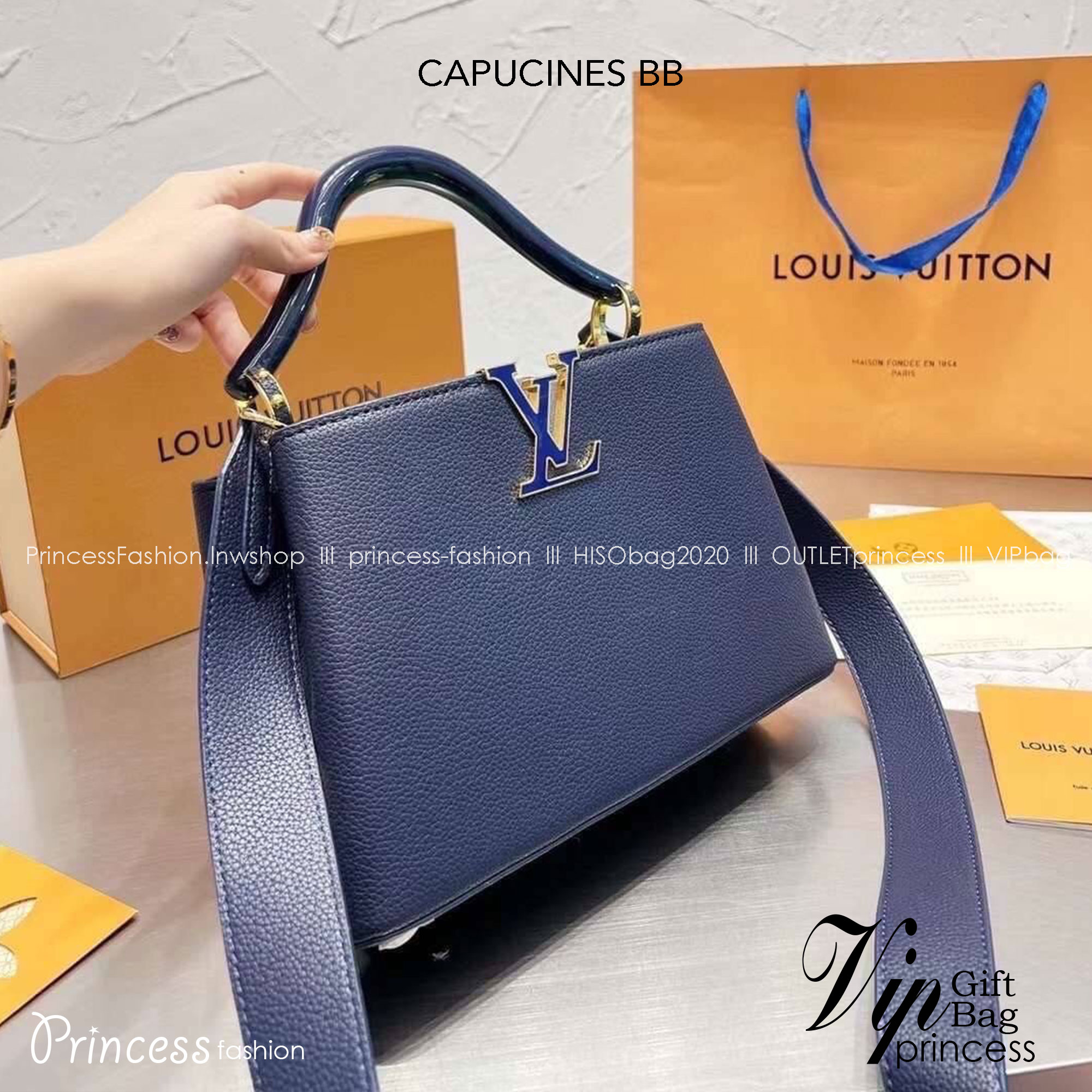 LV CAPUCINES BB top handle ที่สุดของความสวยในราคาเบาๆ กระเป๋าถือสุดหรู ดีไซน์ทรงคลาสสิค ดีงามม้ากกกก!! มาพร้อมหูจับในตัว ด้วยรูปทรงวินเทจ พร้อมส่งครบ box set ในราคาที่คุ้มที่สุด จัดเถอะค่า ยืนยันว่าสวยคุ้ม!!