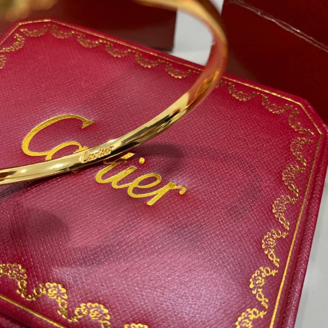 PANTHERE DE CARTIER BRACELET กำไลข้อมือหัวเสือเพชรคาเทียร์ งานปั้มทุกจุด วัสดุคุณภาพดี ไม่ลอกไม่ดำ ภาพสินค้าถ่ายจากงานขายจริง ใช้งานต่างประเทศได้