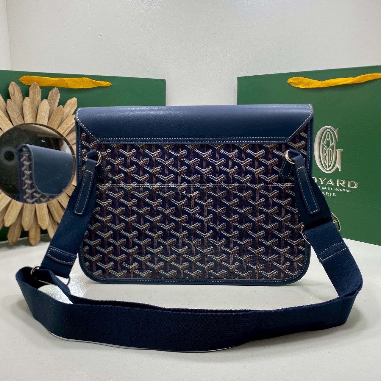 ORI หนังแท้ | Goyard Coursier Messenger bag กระเป๋าแมสเซ็นเจอร์ดีไซน์ใหม่ กะทัดรัดใช้งานได้อย่างคล่องตัว เหมาะมากสำหรับสายสปอร์ต ที่สุดของความหรูตอบโจทย์การใช้งาน ใบจริงสวยงามตามรูปค่ะ