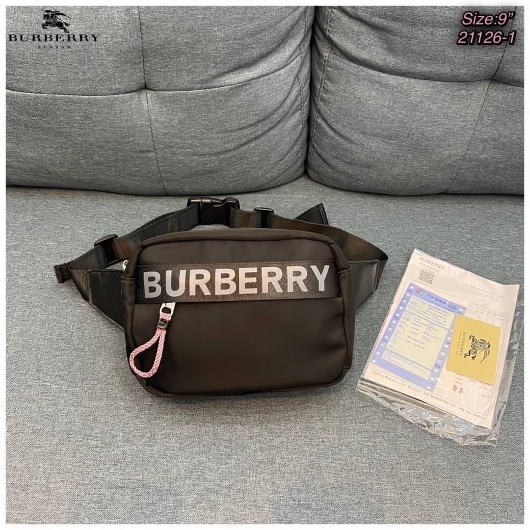 BURBERRY BELT BAG Vintage retro check กระเป๋าคาดอกผ้าในลอนอย่างดี น้ำหนักเบา ทรงสวย สามารถใช้ทั้งผู้หญิง ผู้ชาย