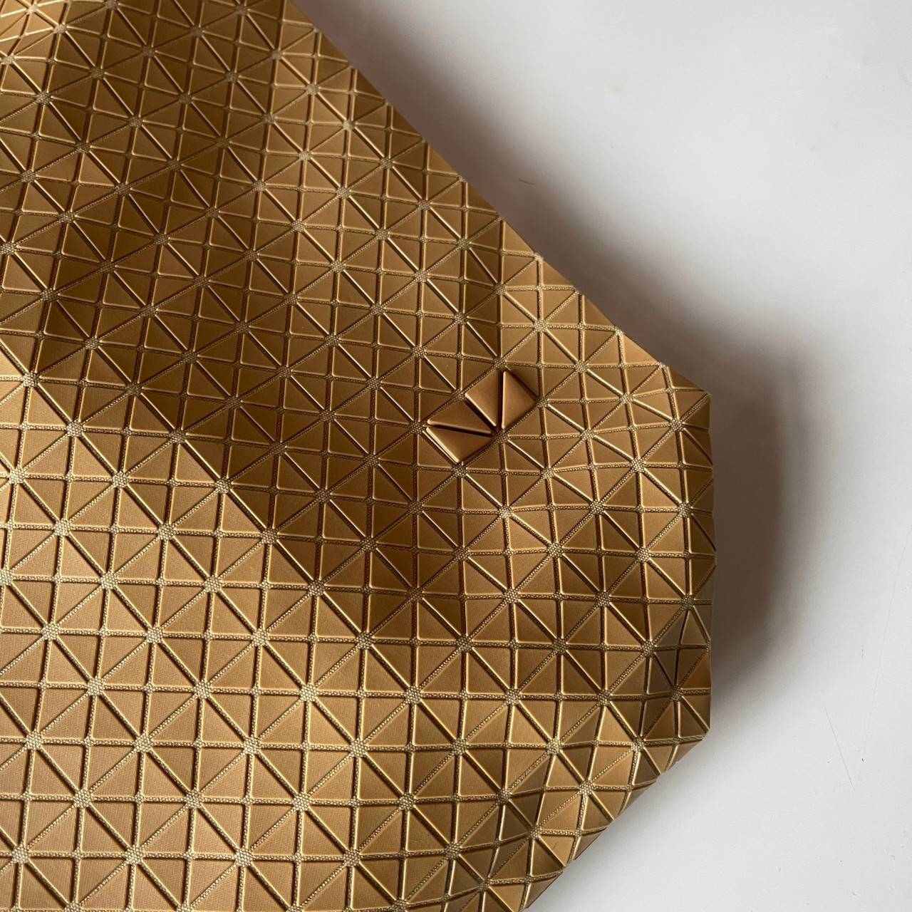 VIP 】Bao Bao Issey Miyake Cart Tote Bag พร้อมส่งที่ไทย รุ่นใหม่ล่าสุด สามารถใช้ได้ทั้งผู้หญิงกับผู้ชาย เบาสบายจุของได้เยอะสามารถทนทานต่อน้ำหนักได้สูงใช้งานได้ยาวๆเลยค่ะ