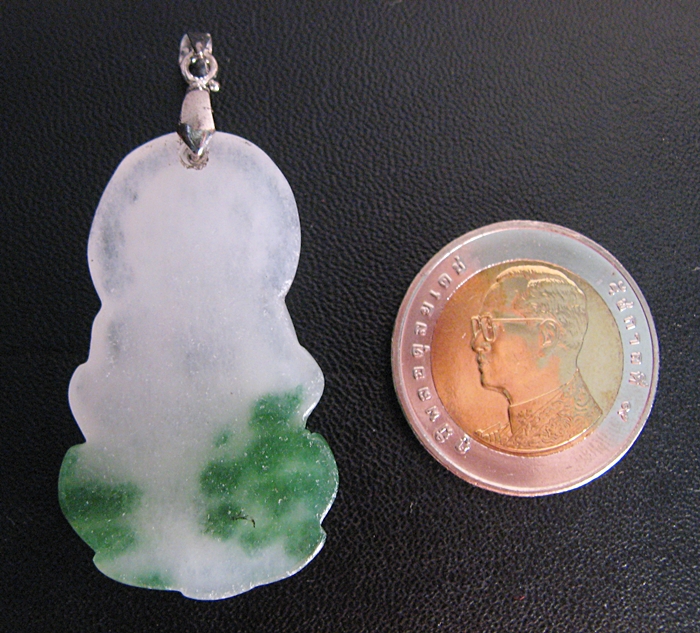 สินค้าหมดค่ะ จี้หยกเจ้าแม่กวนอิมปางถือคนโทน้ำทิพย์พร้อมใบคาถาค่ะ