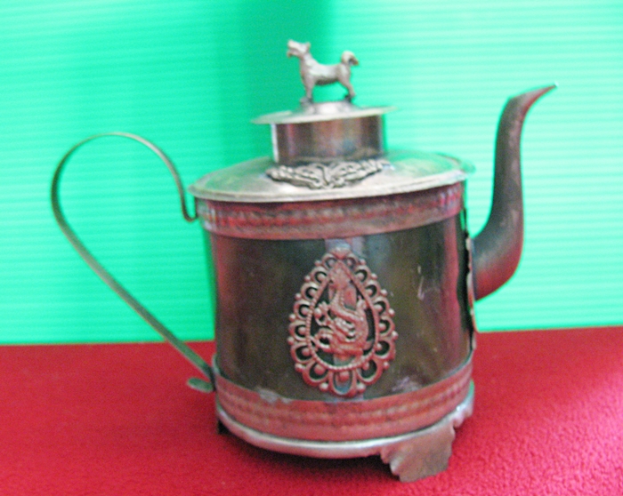 สินค้าหมดค่ะ กาน้ำหินหยกสีเขียวทรงกระบอก ฉลุลายมังกร-ผีเสื้อ จากเมืองจีนค่ะ