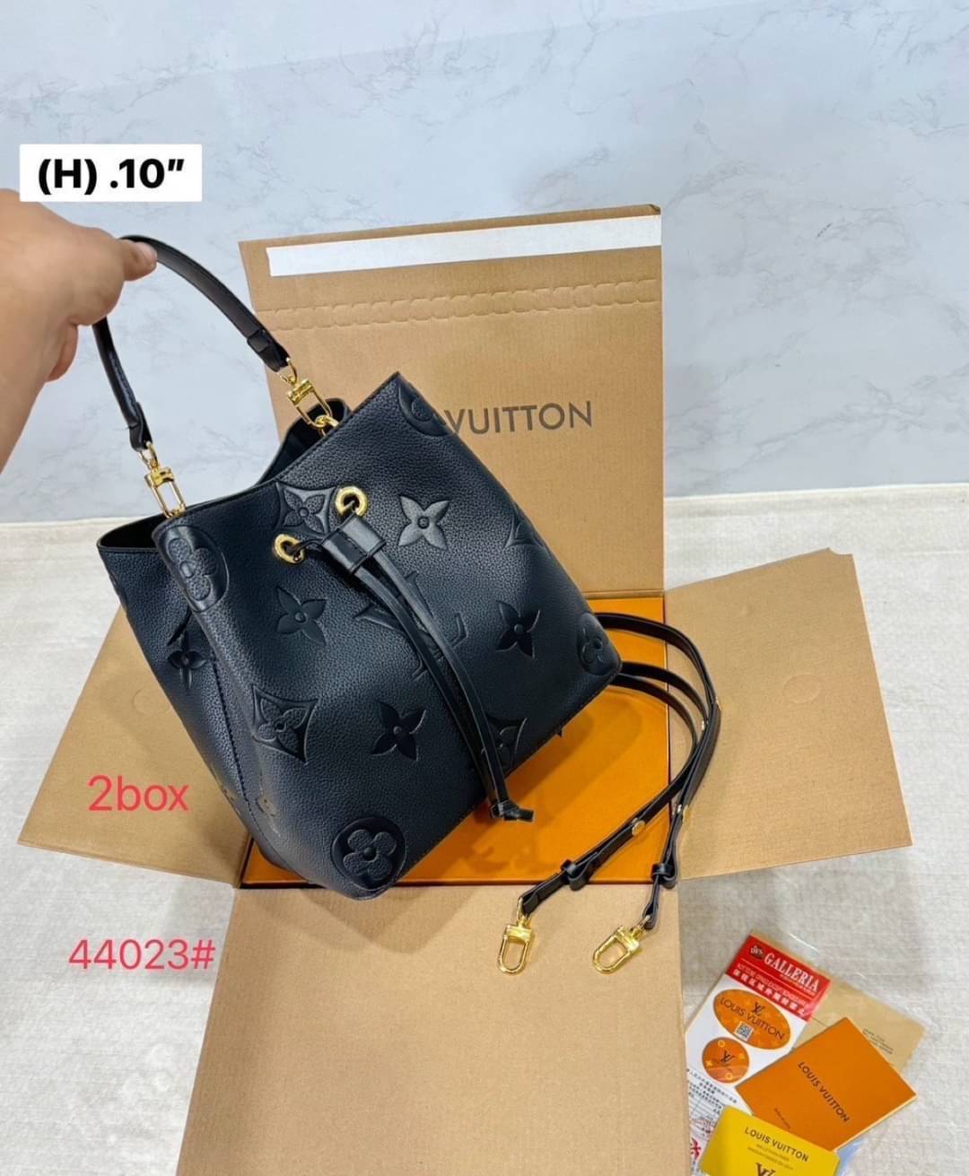 LV NeoNoe MM Monogram Flower กระเป๋าสะพายทรงบัคเก็ตเสน่ห์ชวนหลงใหล อีกหนึ่งรุ่นท็อปฮิต ที่ไม่มีไม่ได้จริงๆ