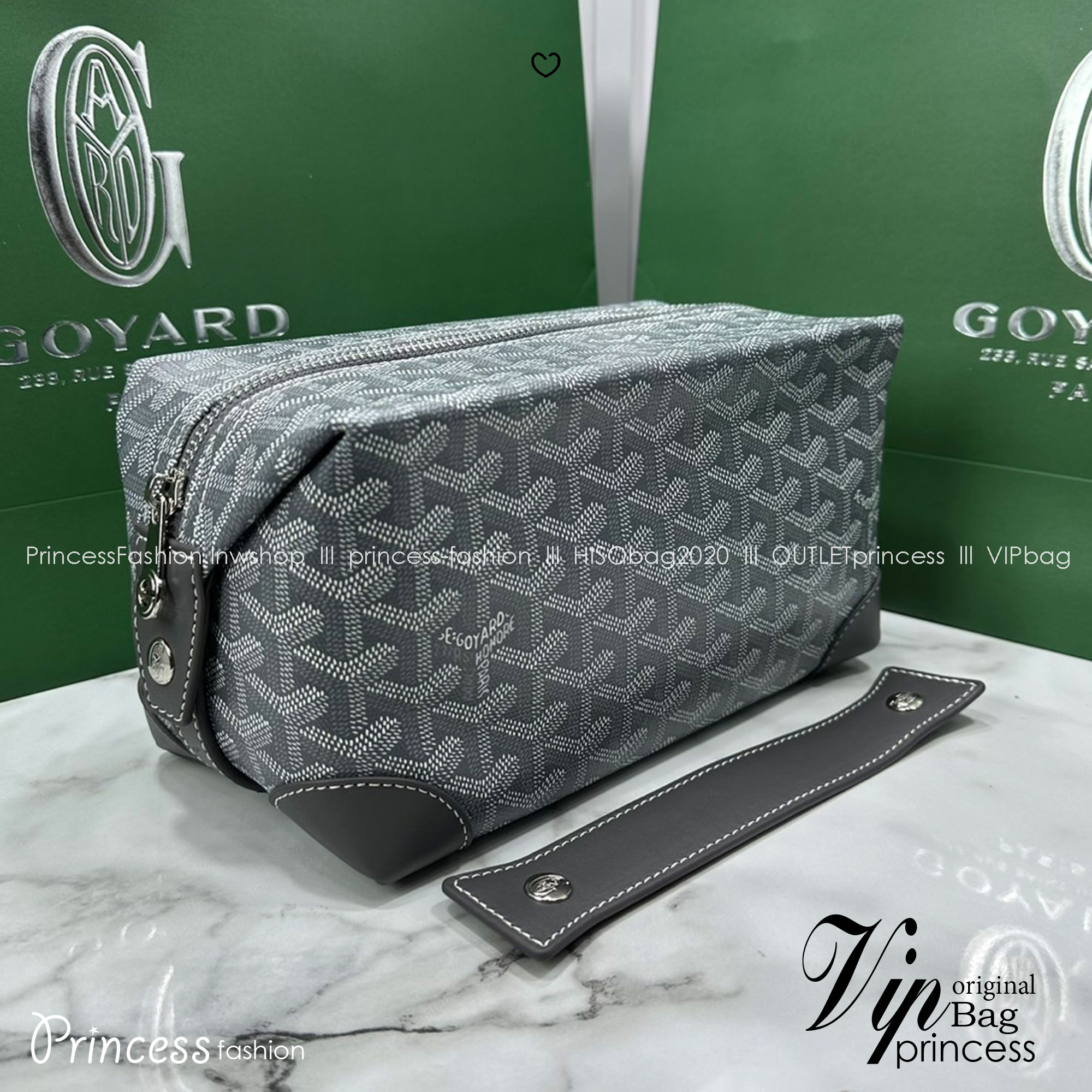 ORI หนังแท้ | Goyard Bowling 25 Toiletry Bag / Goyard Pouch กระเป๋าทรงพอช พร้อมสายถือจับถนัดมือใช้งานง่ายกะทัดรัด ตอบโจทย์ความเรียบง่ายแต่คลาสสิก ใช้ได้ทั้งชายหญิง หรูหรา ติดแกรมที่สุด เป็นรุ่นตามหา ที่ตอนนี้มีพร้อมส่งแล้วค่า