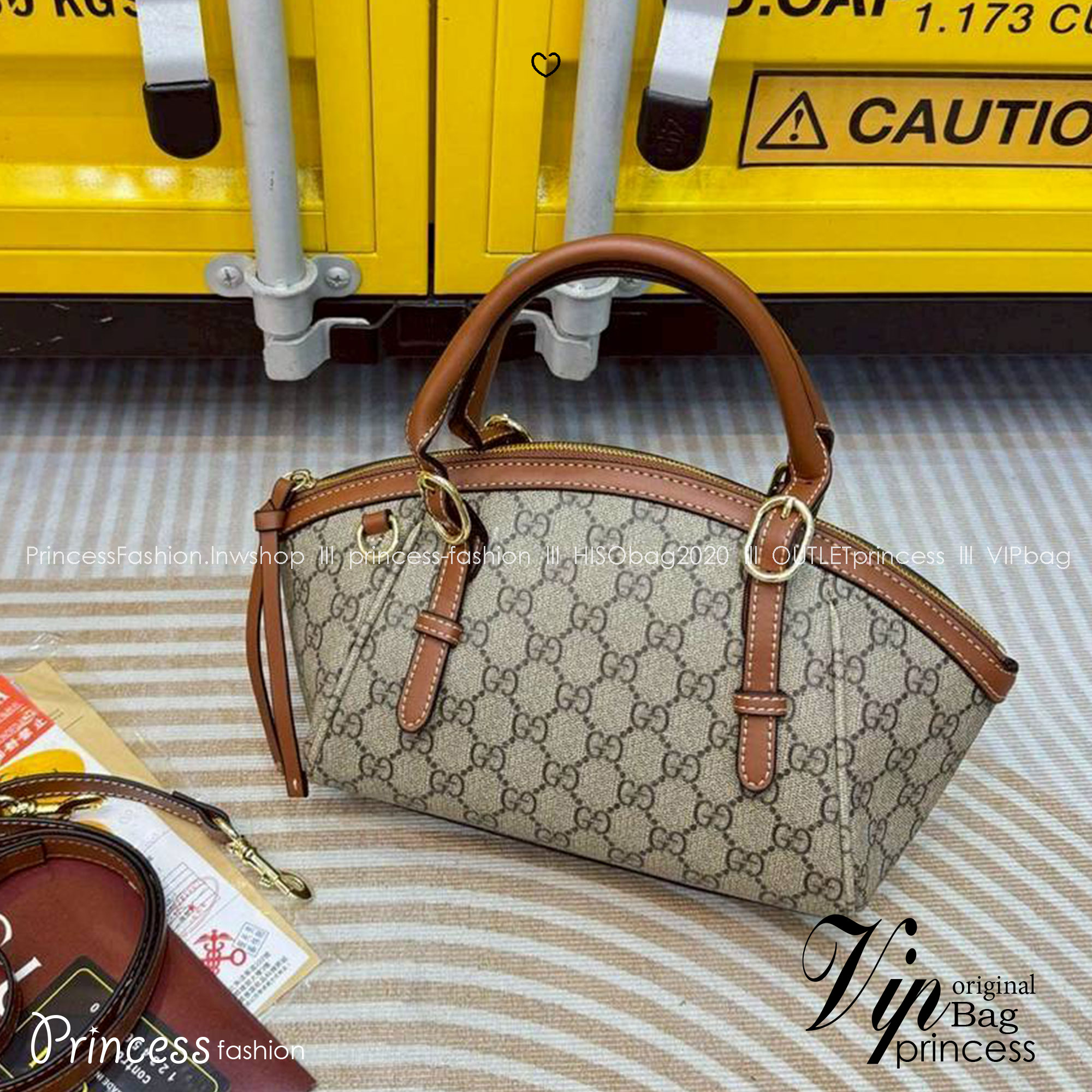 GUCCI GG Emblem small top handle bag กระเป๋าสะพายทรงโท้ทใบเล็ก ที่ขนาดกำลังสวย ใส่ของได้แบบจุกๆ