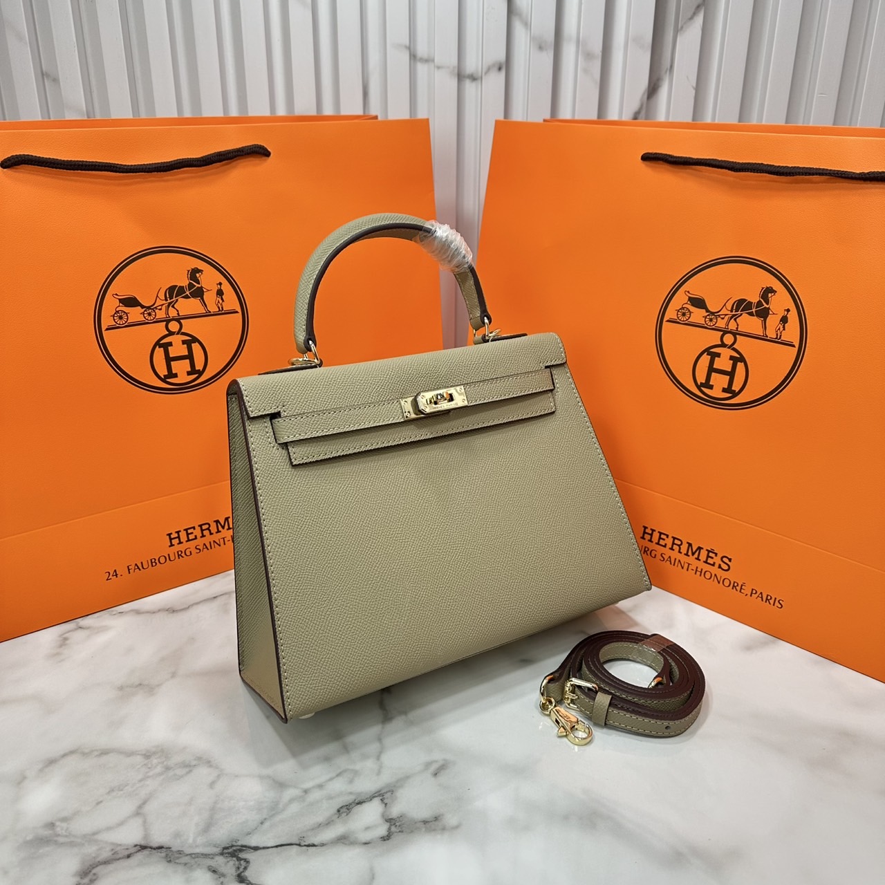 ORI หนังแท้ | Hermes Kelly 25cm / 28cm กระเป๋าสะพายที่สุดแห่งหรูหราลัคชู นิยามของความสง่างามเหนือกาลเวลา แบรนด์เนมในฝัน งดงามดั่งเจ้าหญิง