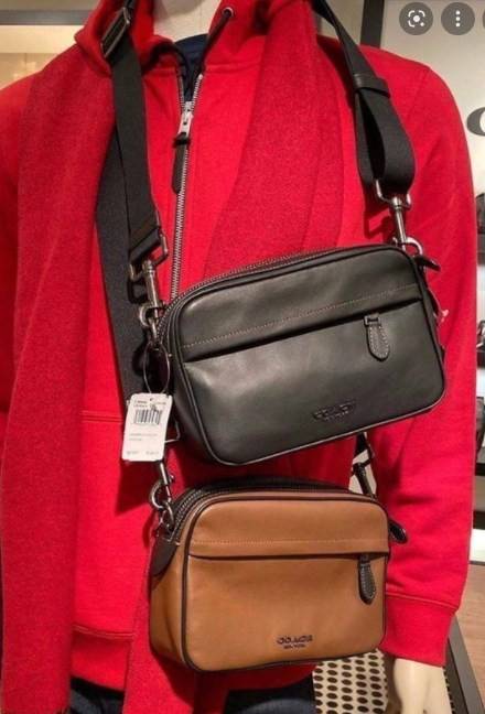 3สีเข้าใหม่งานคุณภาพอีกแล้วคับท่านน ทั้งสี ทั้งหนังสวยมากๆค่าา!! COACH GRAHAM CROSSBODY BAG ((39946)) พร้อมส่ง! กระเป๋าสะพายแบบครอสบอดี้ร์ ใช้ได้ทั้งชาย//หญิง หนังแท้อย่างดี เรียบหรูค่ะ ด้านหน้ามีช่องซิปซ่อนให้หนึ่งช่อง ช่องซิปหลักกว้าง ใส่ของจำเป็นได้ครบ