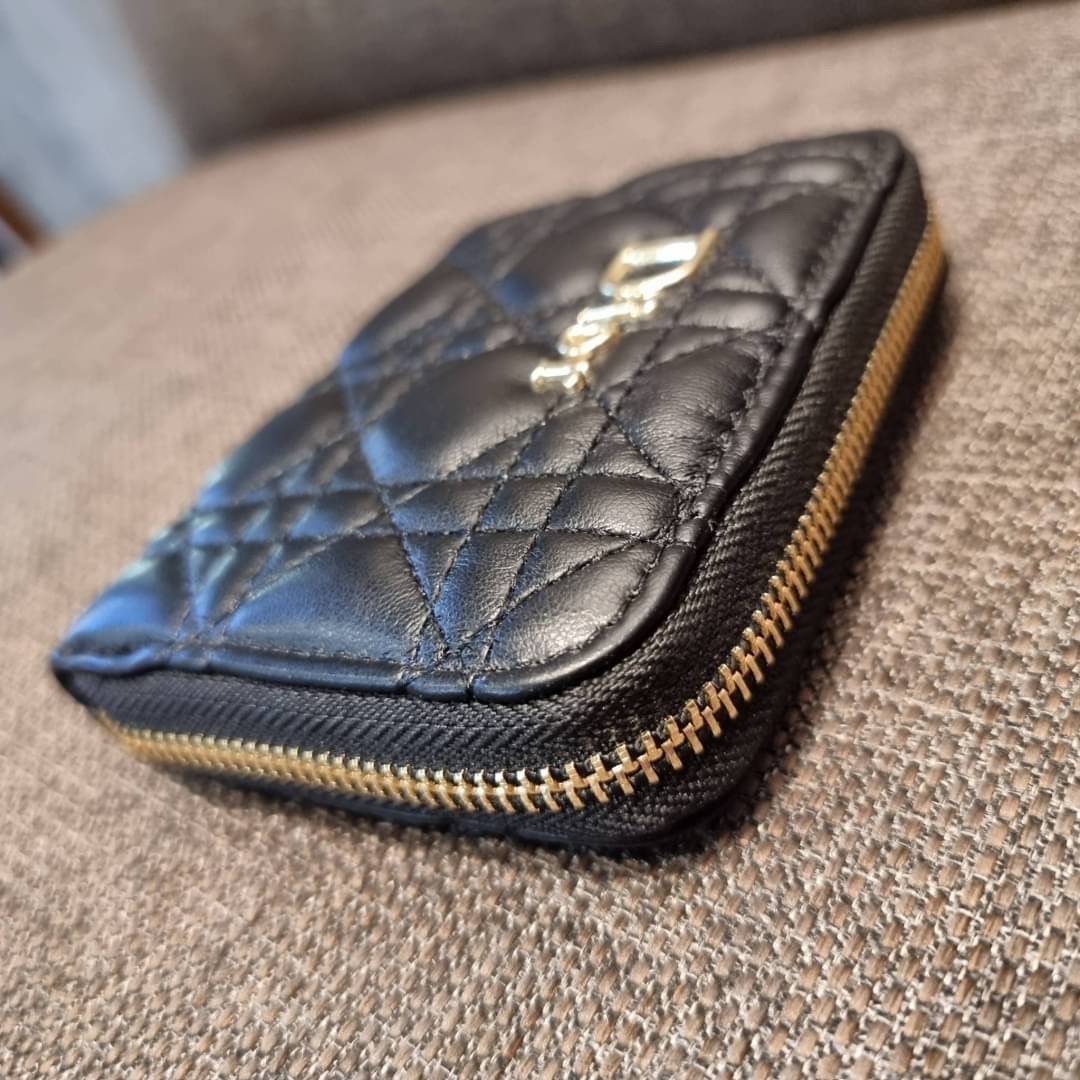 DIOR SET BAG / DIOR 30 Montaigne Bag / CD LIMITED EDITION GIFT BOX WITH GOLD STAR BOUTIQUE SET พร้อมเสิร์ฟครบชุด แรร์ไอเท็ม ที่ถูกรวมไว้ในหนึ่งเดียว กับ gift box limited จัดให้ทั้งกระเป๋าสะพายสุดหรู กระเป๋าสตางค์ใบสั้นรุ่นคลาสสิค ribbon เข้าเซ็ท และ gold 