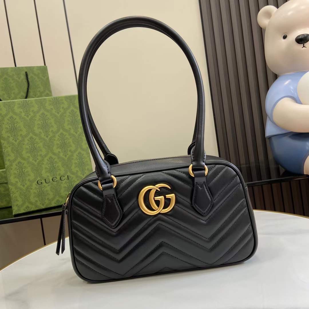 10" GUCCI GG MARMONT SMALL TOP HANDLE BAG กระเป๋าสะพายไหล่ใบใหญ่ หนังลายเชฟร่อนรุ่นใหม่ต้อนรับซัมเมอร์ สวยหรูตามตามแบบฉบับแบรนด์