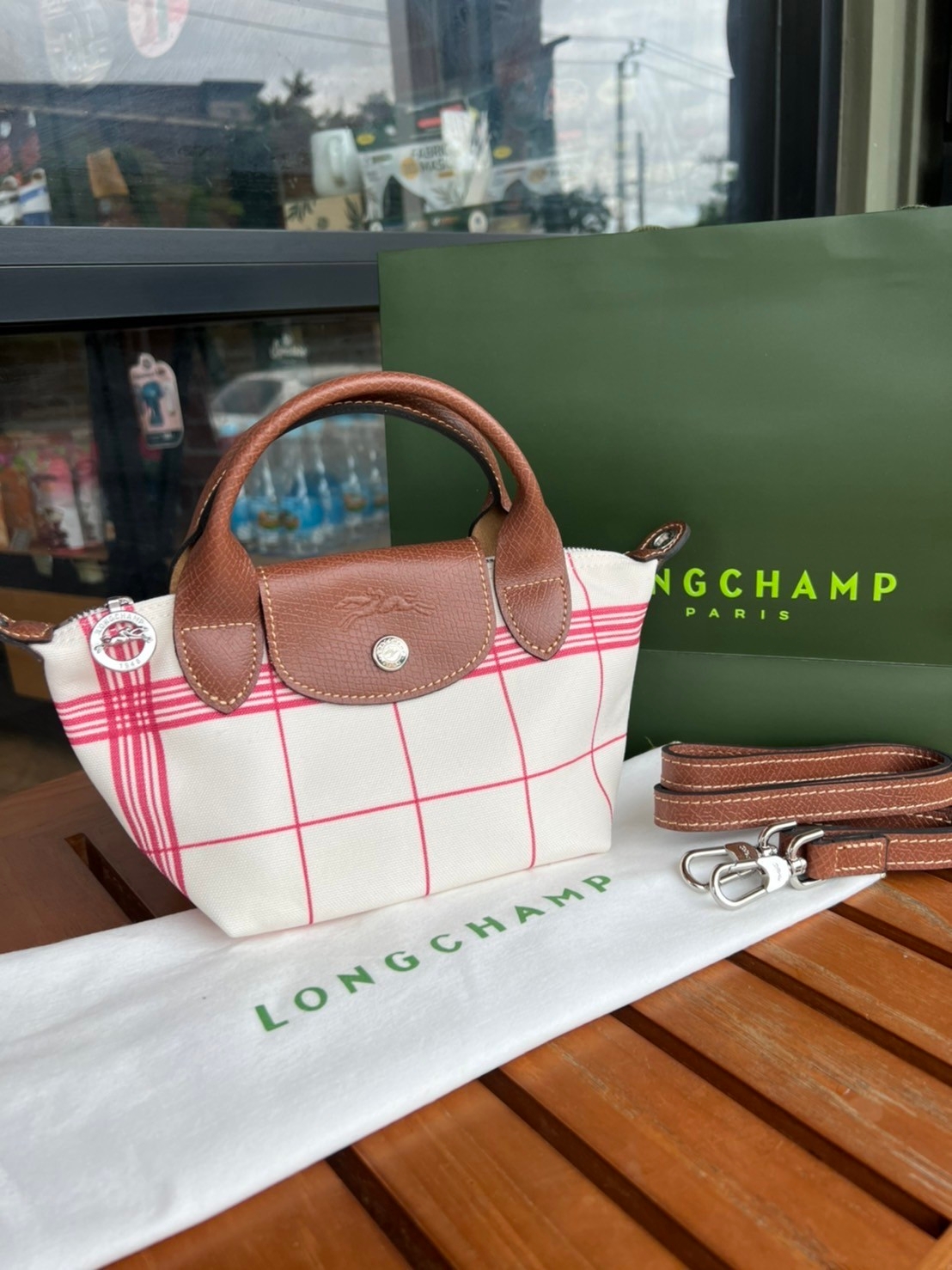 LONGCHAMP LE PLIAGE TORCHON Top handle bag - Red กระเป๋าถือขนาดเล็ก วัสดุผ้าฝ้าย อะไหลเงิน ตัดแต่งด้วยหนังวัวแท้ ผสมผสานแนวคลาสสิกแบบมินิมอลศิลปะการพับกระดาษแบบญี่ปุ่นดั้งเดิม