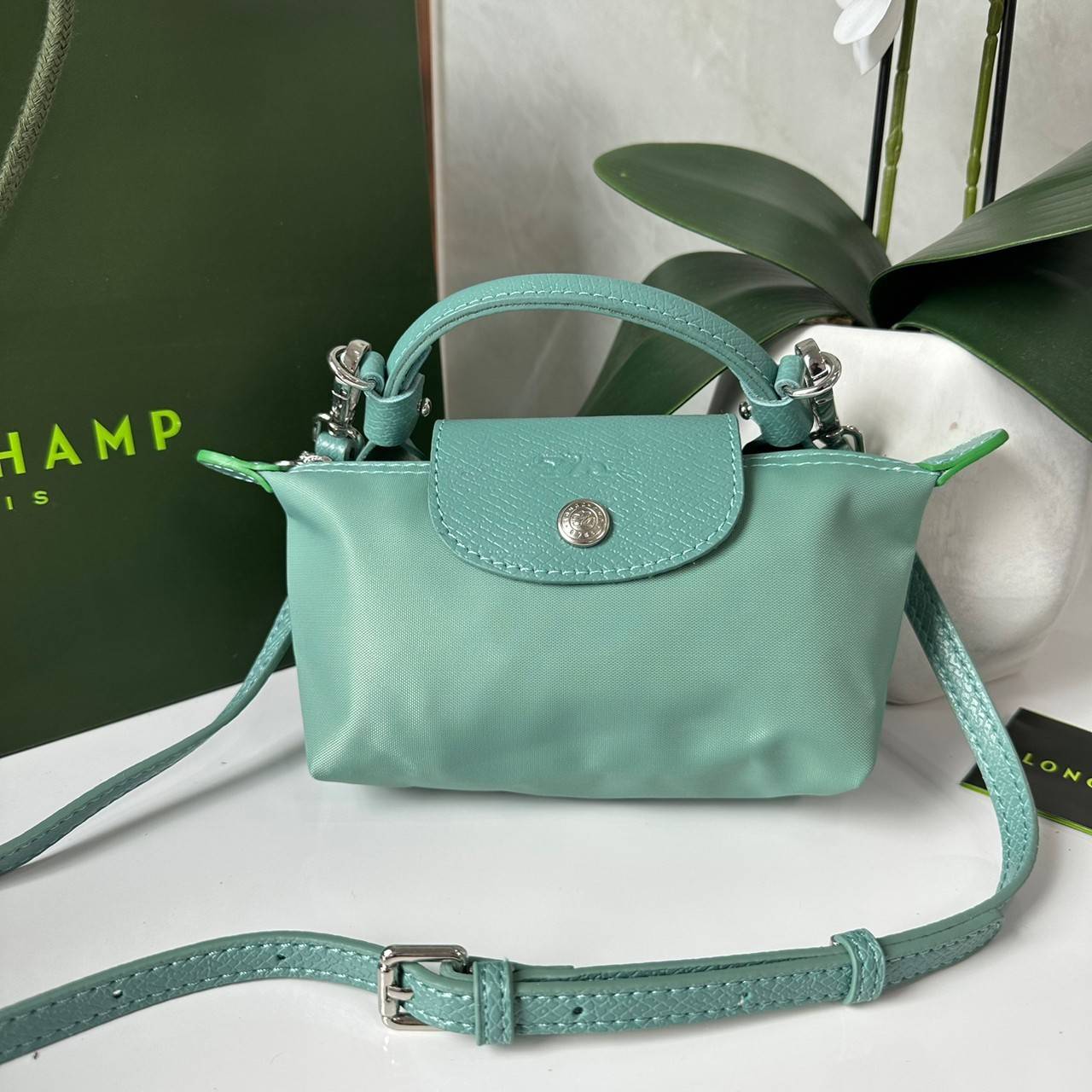 LONGCHAMP LE PLIAGE ORIGINAL Pouch with handle กระเป๋าใบเล็กขนาดกระทัดเหมาะกับใส่ของจำเป็นจุกจิก