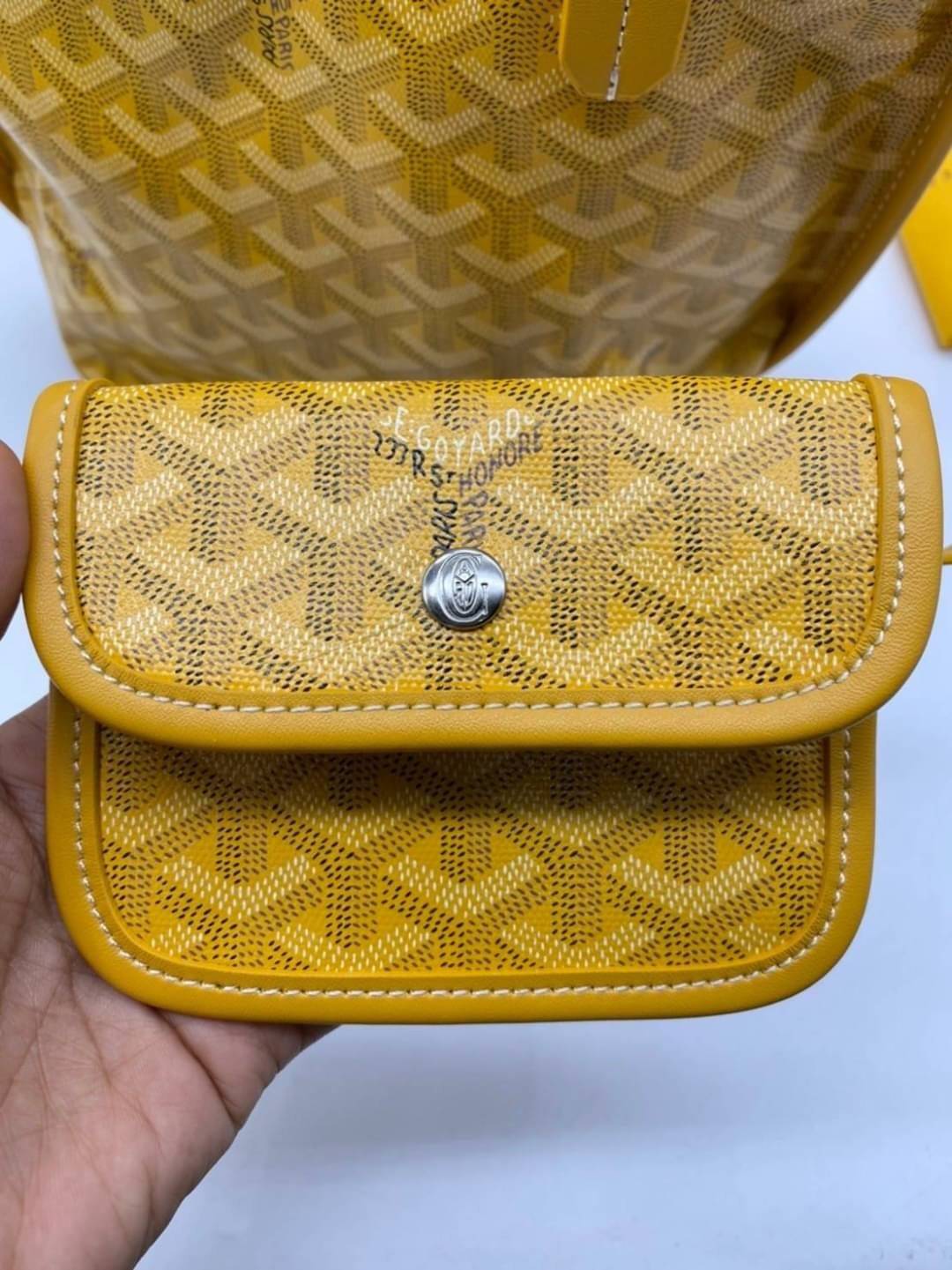 9 สี GOYARD ANJOU TOTE MINI / Goyard Mini Tote เกรดออริจินอลสลับแท้ ใช้งานต่างประเทศได้ ฮอตไอเท็ม กับกระเป๋าสะพายทรงโท้ท ไซส์มินิ กะทัดรัด มาครบสีขายดี เลิศทุกสี รูปทรงคลาสสิค ดีไซน์เป็นเอกลักษณ์ ใช้งานได้หลากหลาย