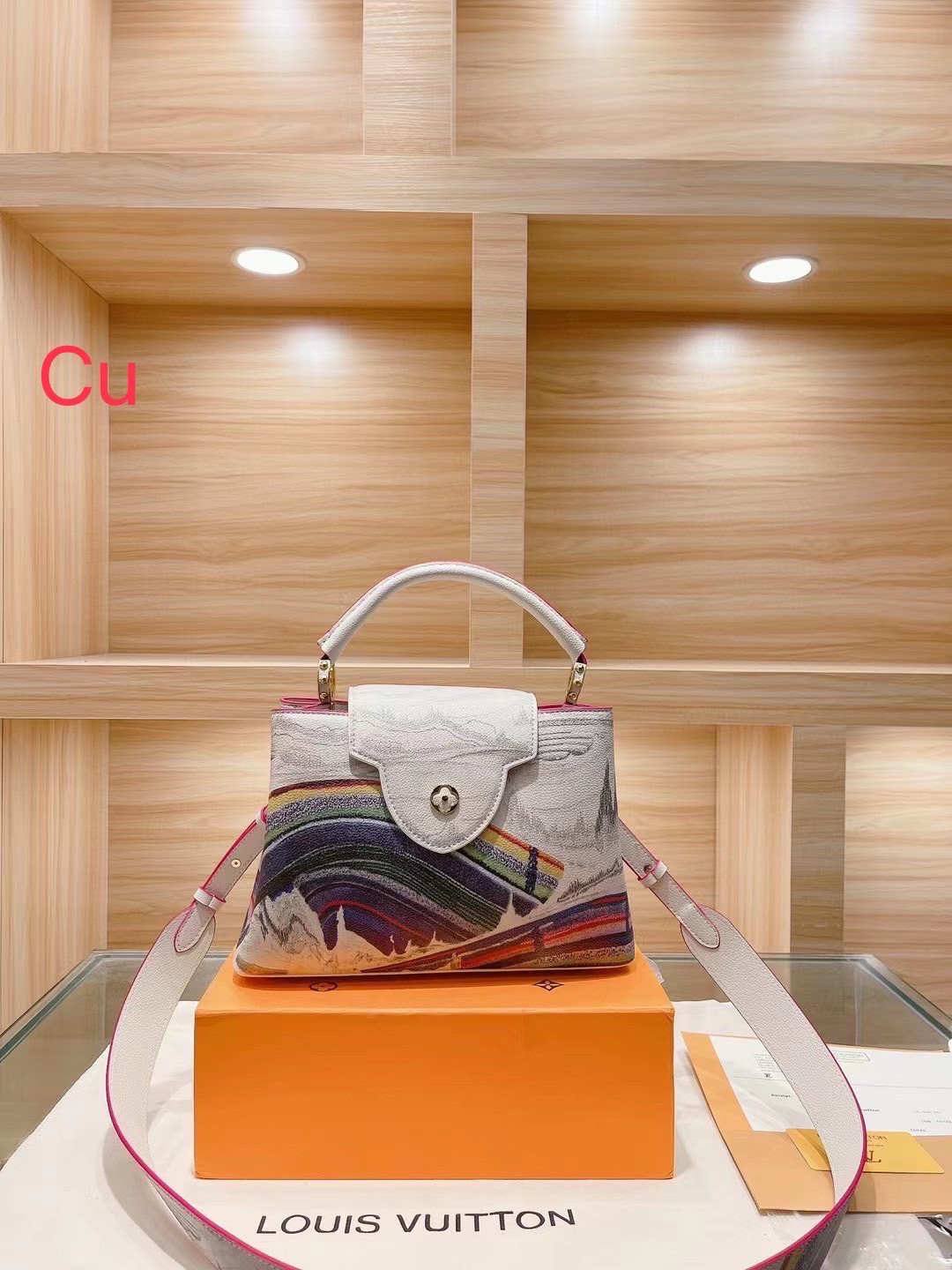 LV Capucines BB Bag Huang Yuxing / LV Bag พร้อมส่ง กระเป๋าถือสุดหรู ดีไซน์ทรงคลาสสิค ดีงามม้ากกกก!! มาพร้อมหูจับในตัว **ราคาพิเศษสุดคุ้ม งานสวยเกินราคาค่ะ