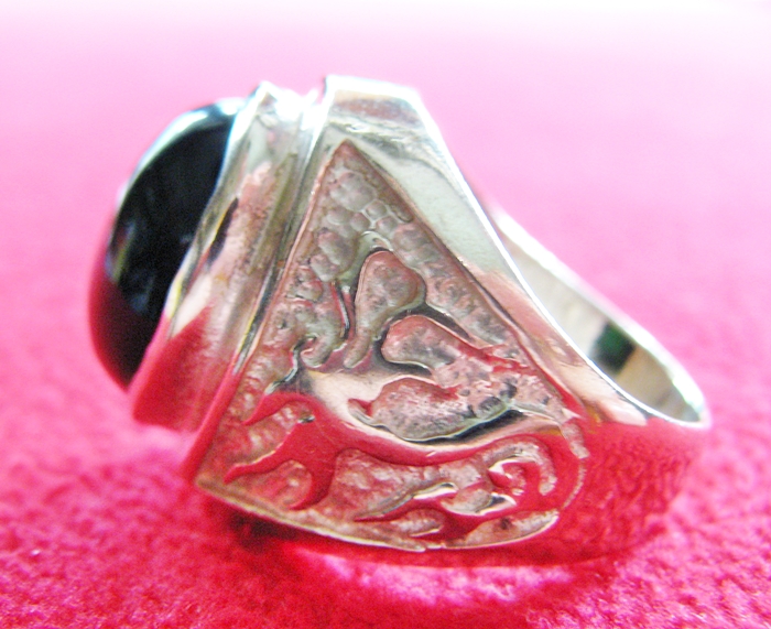 สินค้าหมดค่ะ แหวนพลอยมณีใต้น้ำสีเขียวเนื้อทองขาว(ทุกราศี)ค่ะ