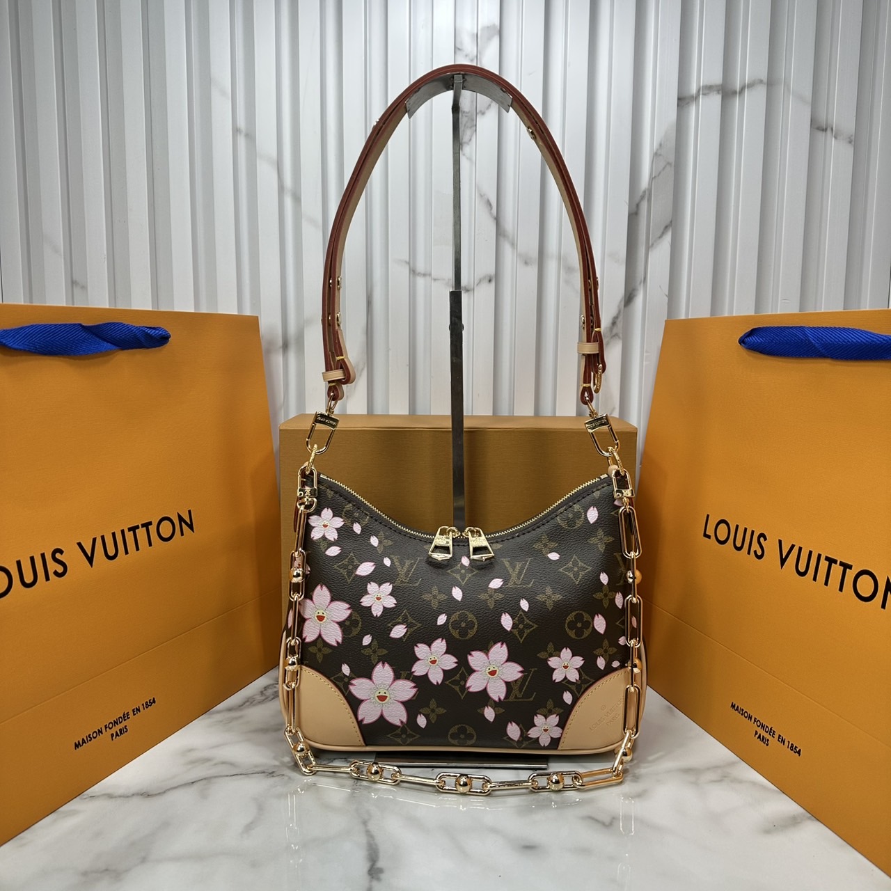 ORI หนังแท้ | คอลใหม่ดอกไม้แสนหวาน LV x TM Cherry Blossom bag กระเป๋าสะพายดีไซน์คลาสสิครุ่นสุดปัง ปรับลุคให้มีชีวิตชีวาด้วยลายดอกไม้เชอรี่บลอสซั่ม คอลใหม่สุดเอ็กซ์คลูซีฟ