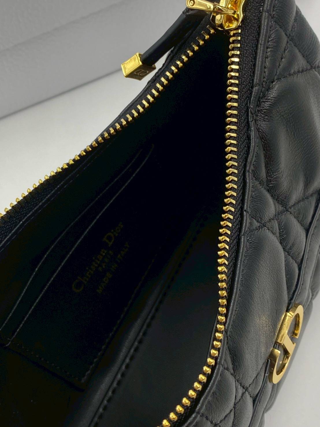 ORI หนังแท้ | DIOR Mini 30 Montaigne Cigale bag / DIOR Mini Miss Caro Cigale bag กระเป๋าสะพายไหล่ทรงโฮโบ ขนาดมินิเสริมไลน์ 30 Montaigne ด้วยรูปทรงทันสมัยและประณีตบรรจง