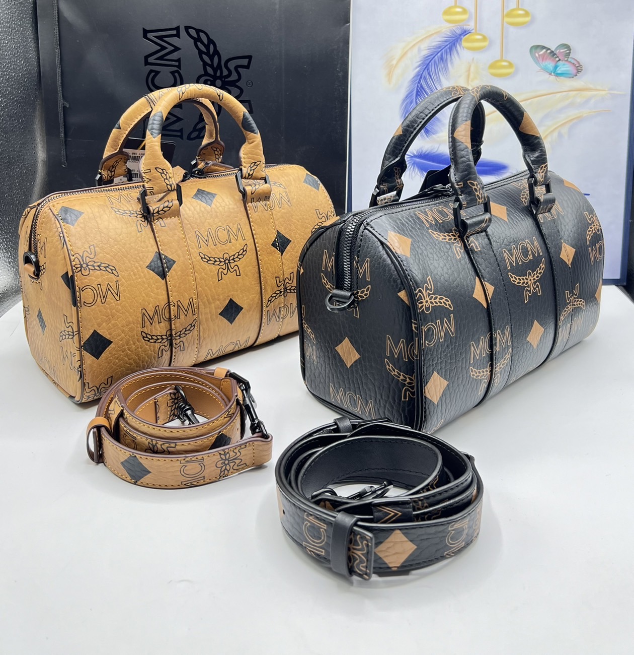 M.C.M Aren Boston Bag in Maxi Visetos with nappa leather trim กระเป๋าสะพายข้างบอสตัน คอลเลคชั่นสุดฮอต ดีไซน์โลโก้ใหม่ เกรดออริ สลับแท้ 1:1 ใช้งานต่างประเทศได้