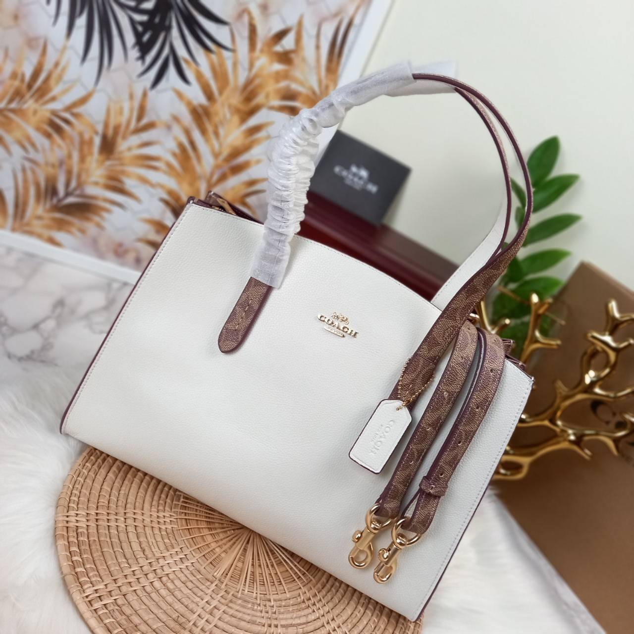 COACH CHARLIE CARRYALL IN SIGNATURE CANVAS (31210) ðšāđāļĢāļĩāļĒāļāļŦāļĢāļđ āļāļĨāļēāļŠāļŠāļīāļ//āļāļĢāļ°āđāļāđāļēāļāļ·āļ āļāļĢāļ°āđāļāđāļēāļŠāļ°āļāļēāļĒ āļāļĢāļ TOTE āļŠāļļāļāļŦāļĢāļđāļŦāļĢāļē āļāļĩāđāļāļāđāđāļāđ āđāļĄāđāļāļģāđāļ// āļ§āļąāļŠāļāļļāđāļāļāļ§āļēāļŠ āļāļŠāļĄāļŦāļāļąāļāđāļāđāļāļļāļāļ āļēāļāđāļĒāļĩāđāļĒāļĄ āļĢāļđāļāļāļĢāļāđāļāļāđāļāđāļ āļĨāļēāļĒ SIGNATURE āļŠāļ§āļĒāļĄāļēāļ// āļāđāļēāļāđāļāļĄāļĩ 2 āļāđāļāļāđāļĨāđāļāļāļ§āđāļēāļ āđāļĨāļ°āļāļĩāļ 1 āļāđāļāļāļāļīāļāļ