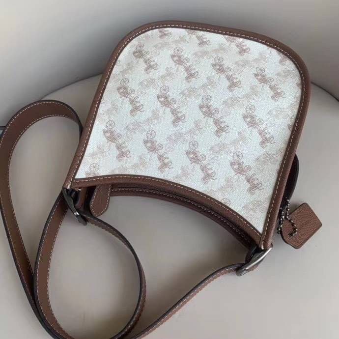 Coach Emery Crossbody 21 With Horse And Carriage Print 89142 พร้อมส่งที่ไทย
