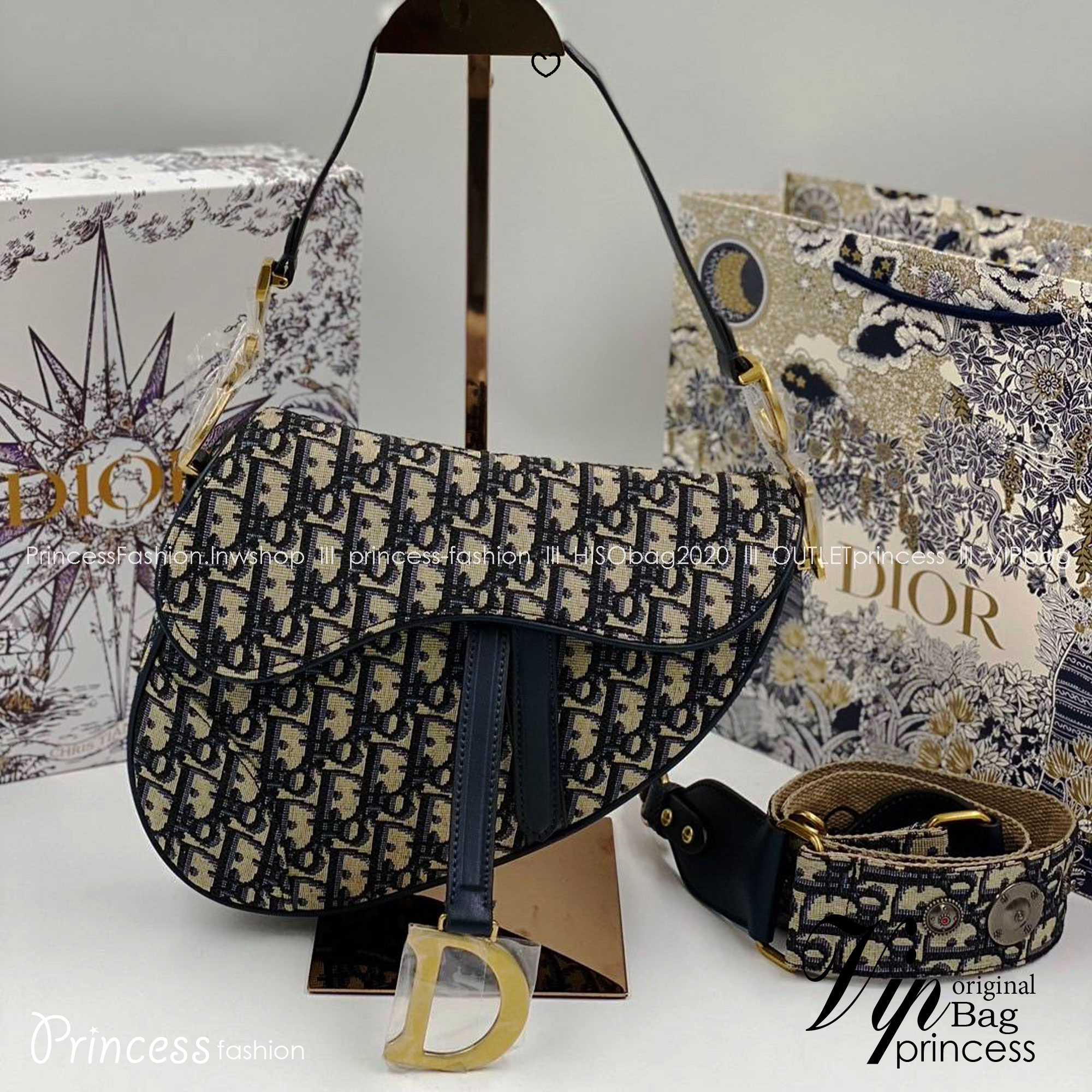 ORI หนังแท้ | DIOR Saddle Bag with Strap Grained Leather กระเป๋าถือ/สะพายทรงอานม้า รุ่นยอดนิยมที่มีเอกลักษณ์สวยงามเหนือกาลเวลา ลูกเล่นห้อยด้วยตัวอักษร D ตรงหูหิ้วมีกิมมิค CD สวยหรูดูแพง