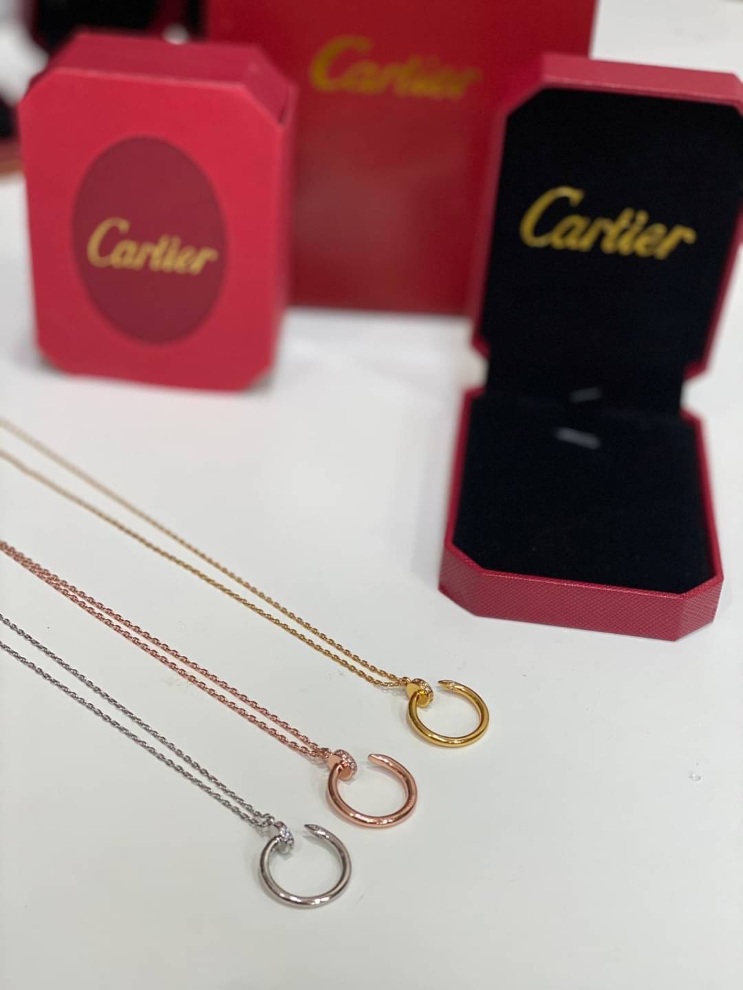 Cartier JUSTE UN CLOU NECKLACE / Cartier necklace สร้อยคอคาเทียร์ หัวตะปูหัวเพชร ภาพถ่ายจากงานจริง วัสดุคุณภาพดี ไม่ลอกไม่ดำ งานปั้มครบตามรูปเลยค่ะ