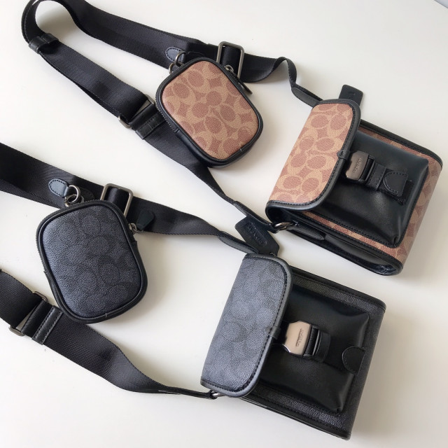 Coach C2600 Classic Logo Canvas Charter / COACH CHARTER NORTH/SOUTH CROSSBODY WITH HYBRID POUCH IN SIGNATURE CANVAS กลับมาเอาใจหนุ่มๆกันอีกครั้ง!! หล่อได้ไม่ซ้ำใคร กับไอเท็มสุดหรู กระเป๋าสะพายข้างรุ่นนี้ ดีไซน์ทรงกล่อง เรียบหรู วัสดุหนังแคนวาสสลับหนังแท้ 