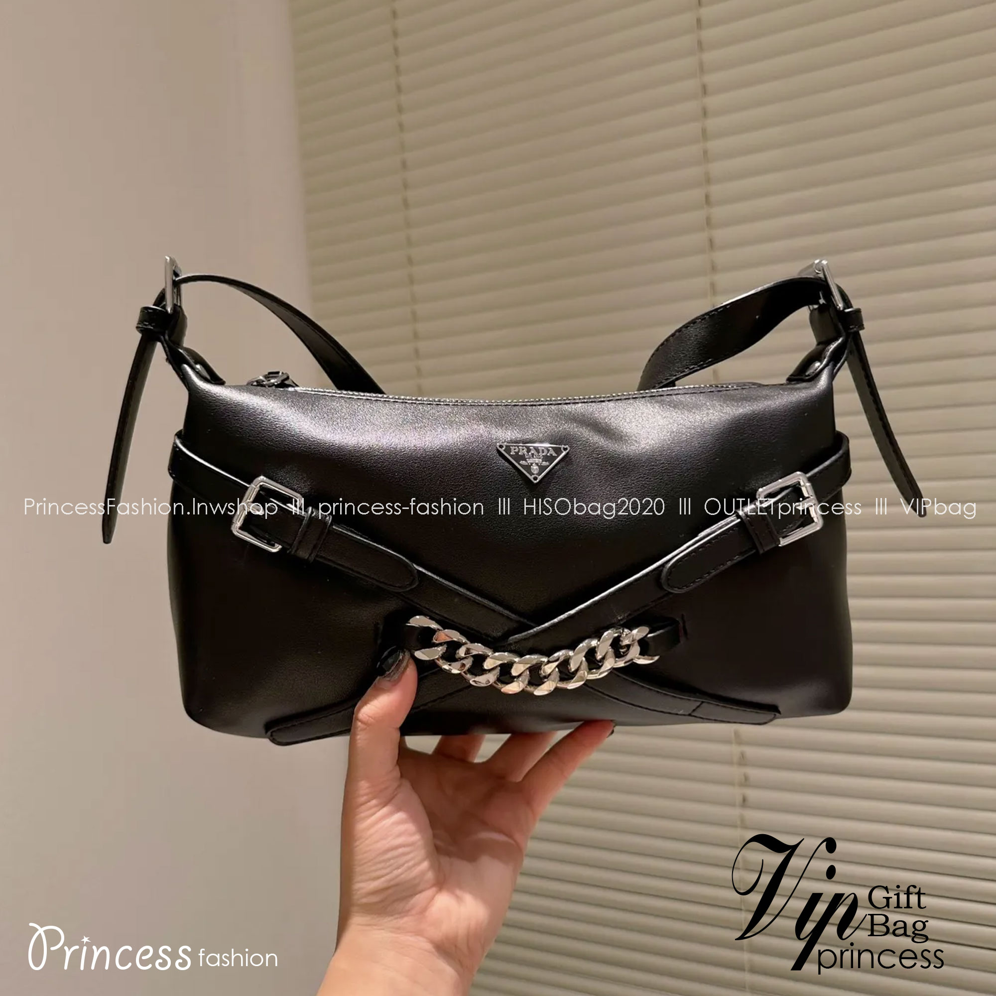 PRADA SHOULDER LEATHER BAG พร้อมส่งที่ไทย เข้าใหม่ สวยหนักมากก จำนวนจำกัดค่ะ! ดีไซด์สวยเก๋ ลุควินเทจ สามารถใช้ไปทำงานพกไปปาร์ตี้สุดเริ่ดไปเลยค่ะ