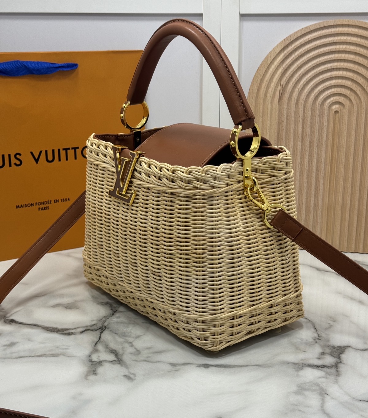 LV Wicker Capucines BB Bag / LV Capucines BB braided rattan Bag กระเป๋าถือพร้อมสายสะพายทรงบัคเก็ตสานขึ้นรูปสวยงามตามรูป เกรดออริ เทียบแท้ 1:1 ใช้งานต่างประเทศได้