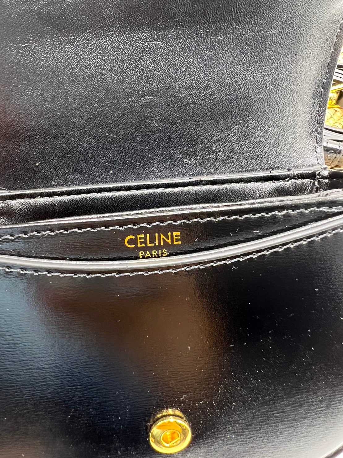 CELINE Mini besace triomphe in shiny top handle กระเป๋าสะพายคาดลำตัวพร้อมหูจับถนัดมือ น่ารักมาก รุ่นใหม่ล่าสุด