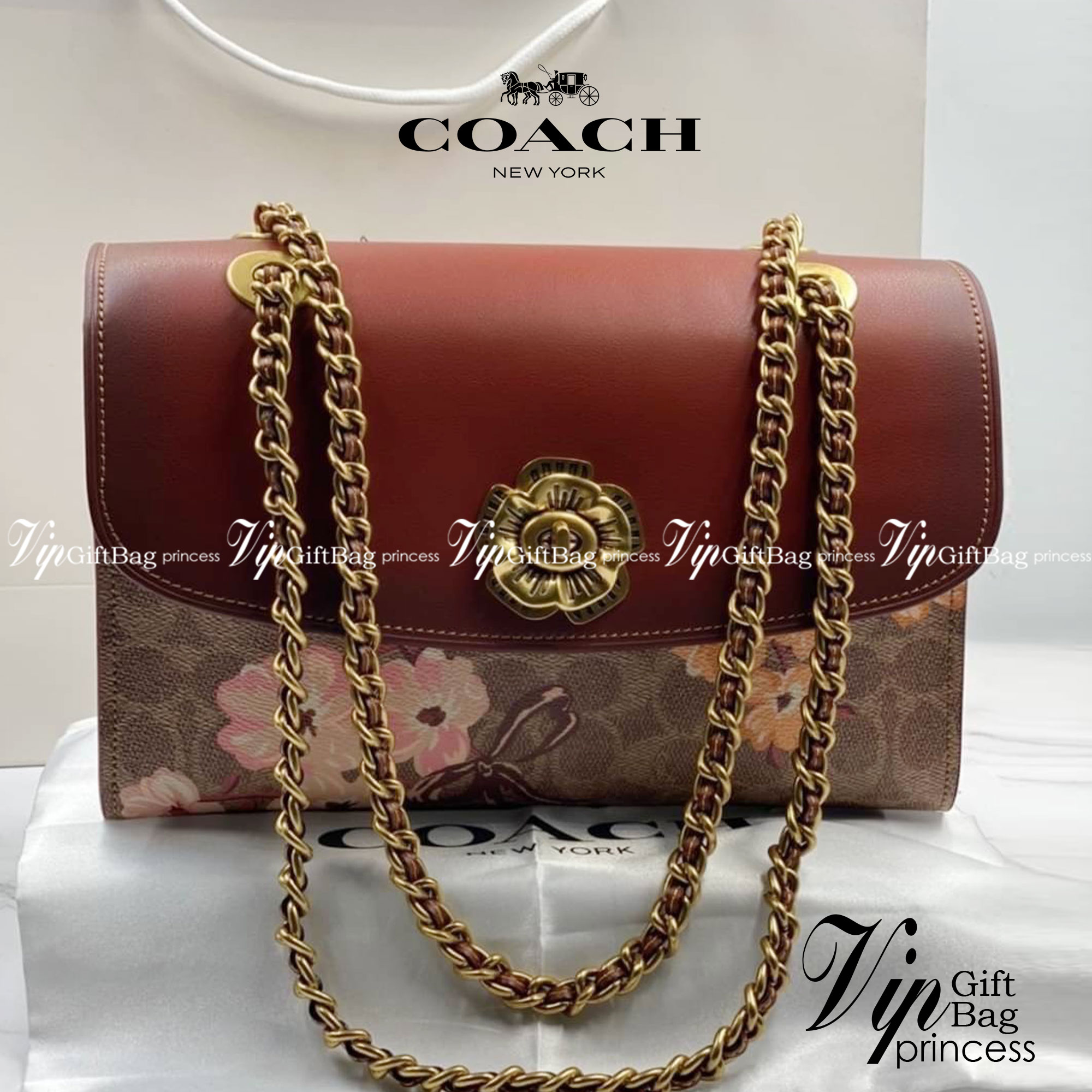 COACH 54649 PARKER IN SIGNATURE CANVAS WITH PRAIRIE FLORAL PRINT กลับมาอีกครั้ง!! กับไอเท็มสุดฮ็อต ที่สาวๆตามหากันนักหนา จัดมาแบบจุใจไปเลย ความสวยแซ่บไม่ต้องพูดเยอะ วัสดุหนังแคนวาสสลับหนังเรียบสวยคม พร้อมดีไซน์ลายดอกไม้โดดเด่น เปิด-ปิดง่ายด้วยตัวบิดล็อค ภ