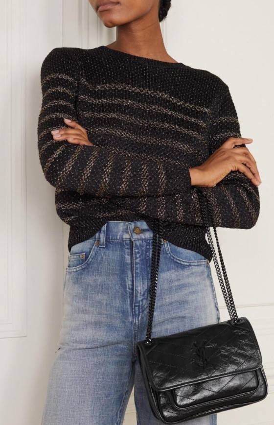 VIP 】Saint Laurent Niki shoulder bag VIP GIFT WITH PURCHASE (GWP) พรีเมี่ยมกิ้ฟ Limited Edition จาก YSL DUTY FREE COUNTER กระเป๋าสะพายรุ่น Niki จาก Saint Laurent โดดเด่นด้วยโครงสร้างทำจากหนังวัว หนังมันเงา นิ่ม งานสวยมากๆ ค่ะ อะไหล่สีดำ ด้านหน้าประดับโลโก