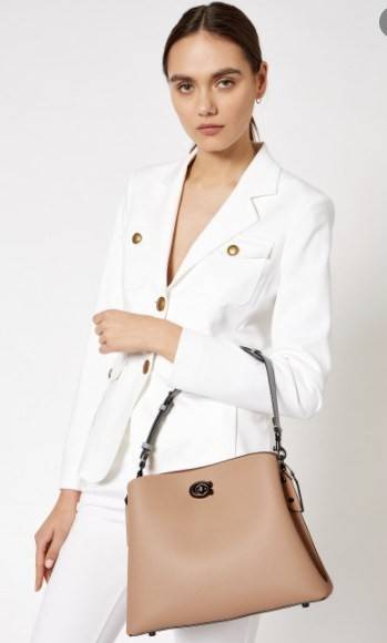 COACH WILLOW SHOULDER BAG ((C2745//C2590//C2621)) พร้อมส่งที่ไทย รุ่นแนะนำค่ะ🔥🔥 🔺กระเป๋าหิ้ว//คล้องไหล่//สะพายข้าง สุดคุ้ม! หนังแท้ชั้นดี ได้ไปหลงรักแน่นอนค่ะ หนังสวยมากๆ😘 🔺ตัวกระเป๋าแบ่งเป็นสองช่องหลัก ด้านนึงเป็นแ