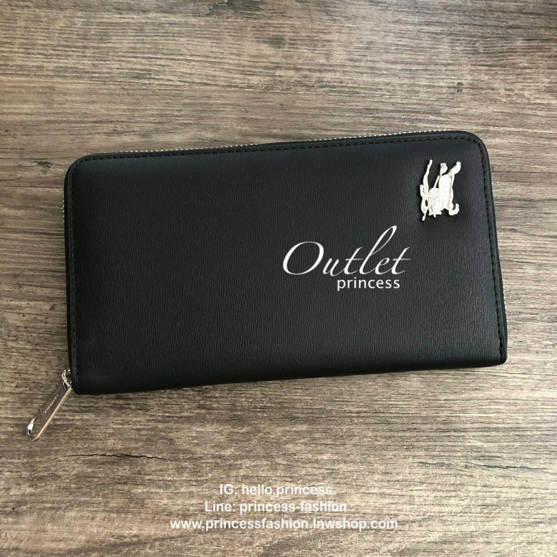 กระเป๋าสตางค์ใบยาวซิปรอบ BURBERRY ภายในมีช่องใส่ธนบัตร ช่องใส่บัตรหลายช่อง และมีช่องซิปสำหรับใส่เหรียญค่ะ