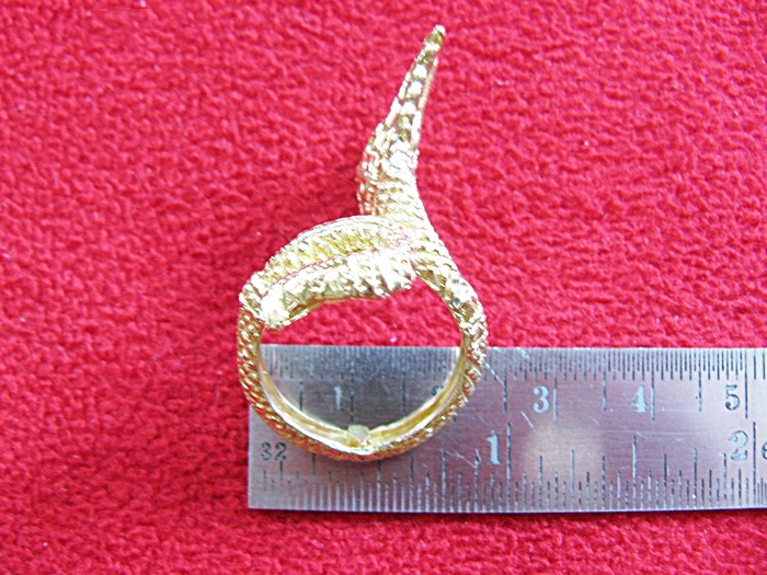 สินค้าเลิกผลิตค่ะ แหวนพญานาคทองเหลืองเศียรเดียวตวัดปลายหาง เสริมบารมี โชคลาภค่ะ