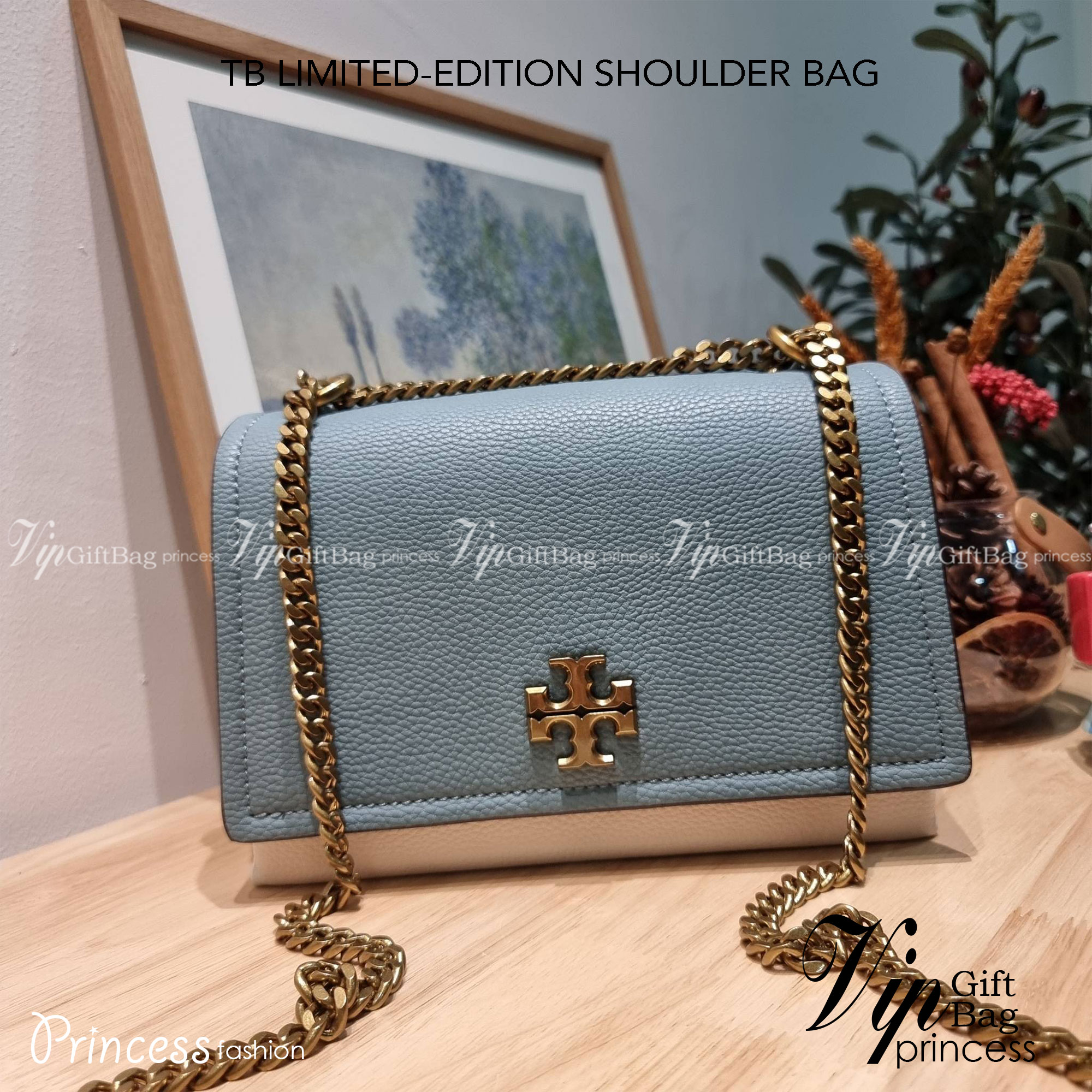 TORY BURCH LIMITED-EDITION SHOULDER BAG รุ่นลิมิเต็ด กับกระเป๋าสะพายไหล่ทรงผู้ดี ที่ผลิตมาในจำนวนจำกัด โดดเด่นด้วยอะไหล่ทองคลาสสิคหรูหรา