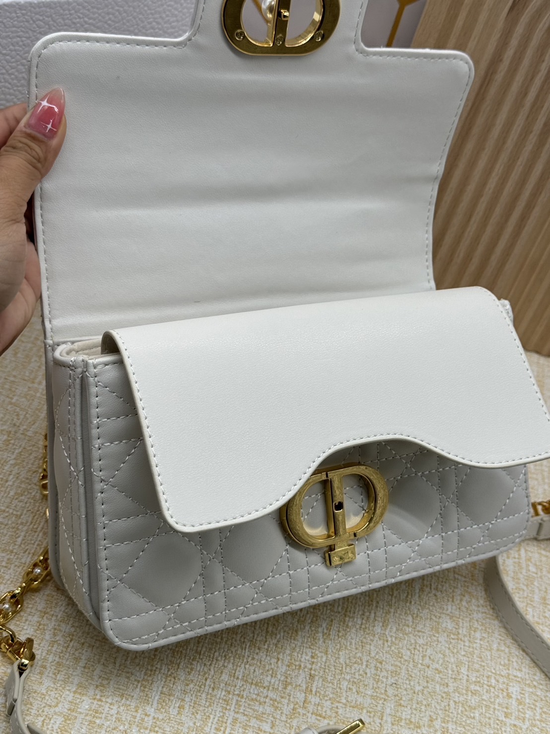 SMALL DIOR JOLIE TOP HANDLE BAG กระเป๋าสะพายดิ-ออร์ รุ่นใหม่ งานหนังสวย เกรดออริจินอล สลับแท้ ใช้งานต่างประเทศได้ งานสวยตามรูป ภาพถ่ายจากงานขายจริง