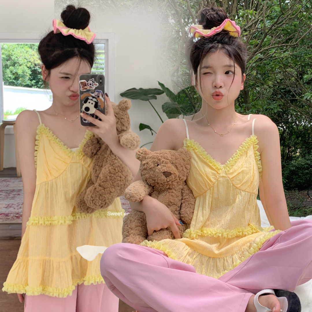 พร้อมส่ง 🦙🤲🏻 Sweety yellow tops เดรสสายเดี่ยวสีเหลืองลายสวยมาก (IN38057)