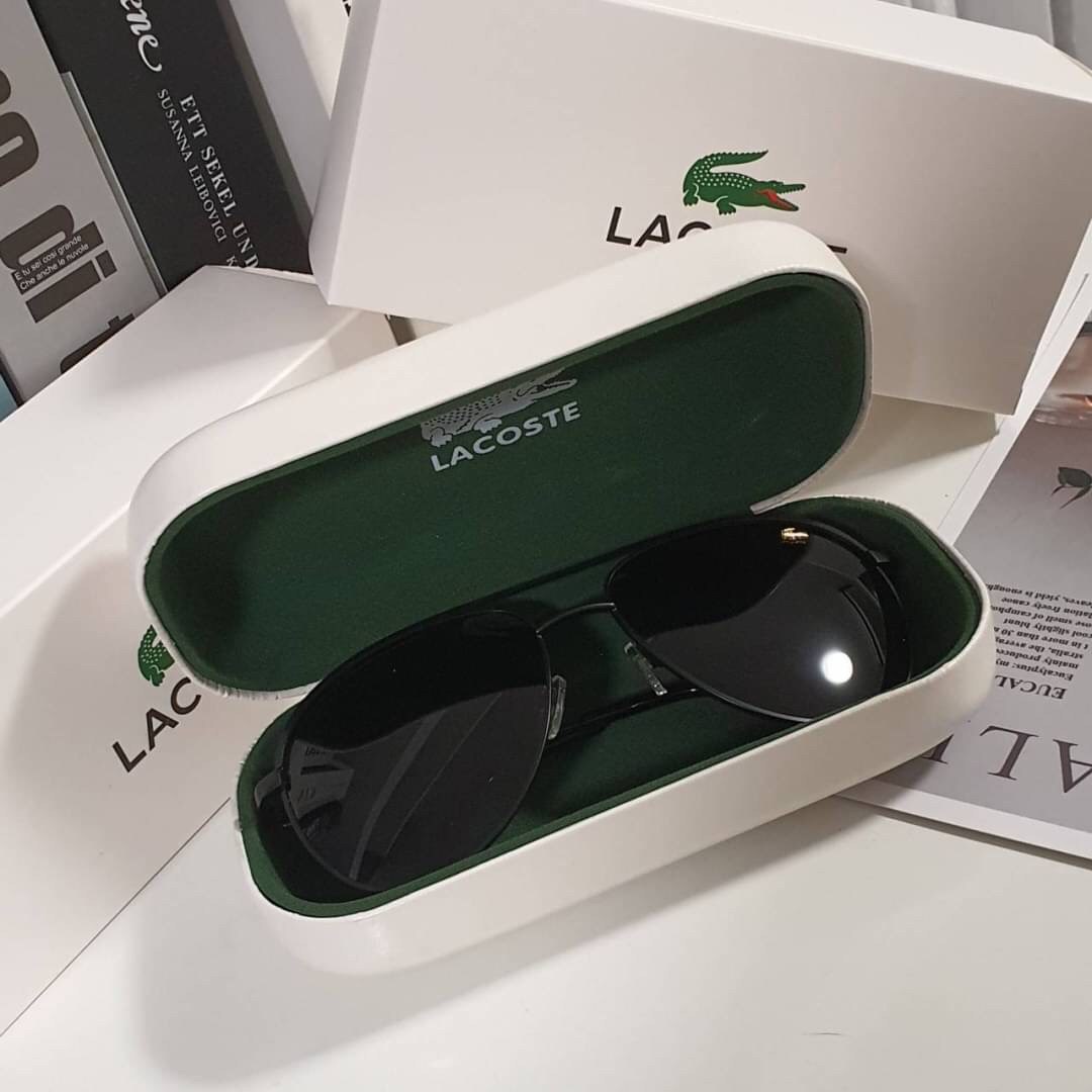 รุ่นยอดฮิตที่เคยขายดีติดอันดับ ของมันต้องมี กับแว่นตา LACOSTE SUNGLASSES แว่นตากันแดด แฟชั่นดีไซน์คลาสสิก สวยสะดุดตา มาพร้อมกล่องแว่นและกล่องกระดาษแบรนด์ ในราคาสบายกระเป๋า สวยหรู ดีไซน์สะดุดตา ห้ามพลาดค่ะ