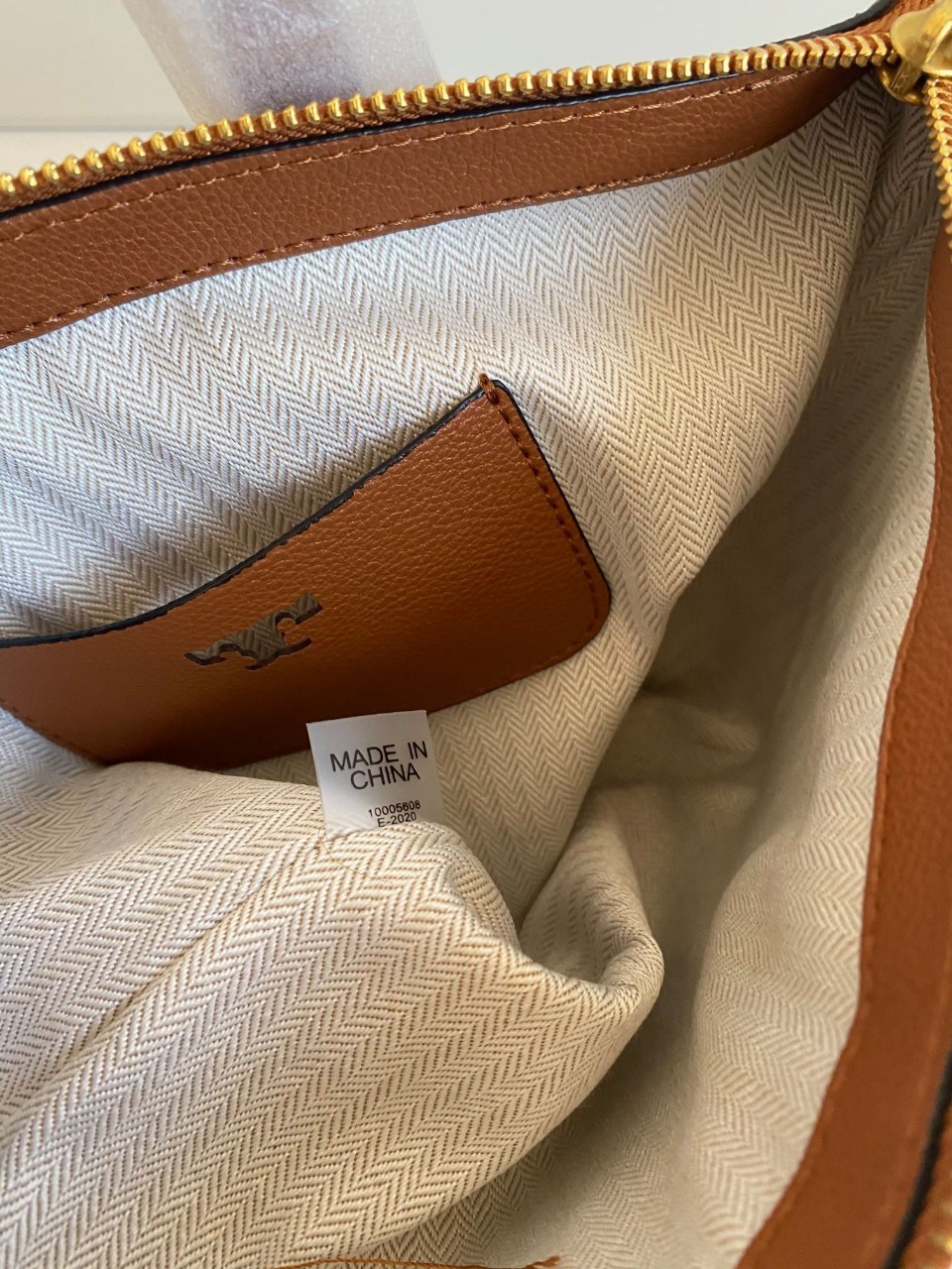 Tory Burch Mcgraw Colorblock Mini Top Zip Satchel กระเป๋าสะพายทรงสวย ใบขนาดเล็กกำลังดี *วัสดุหนังแท้ทั้งใบ หนังสวยมาก