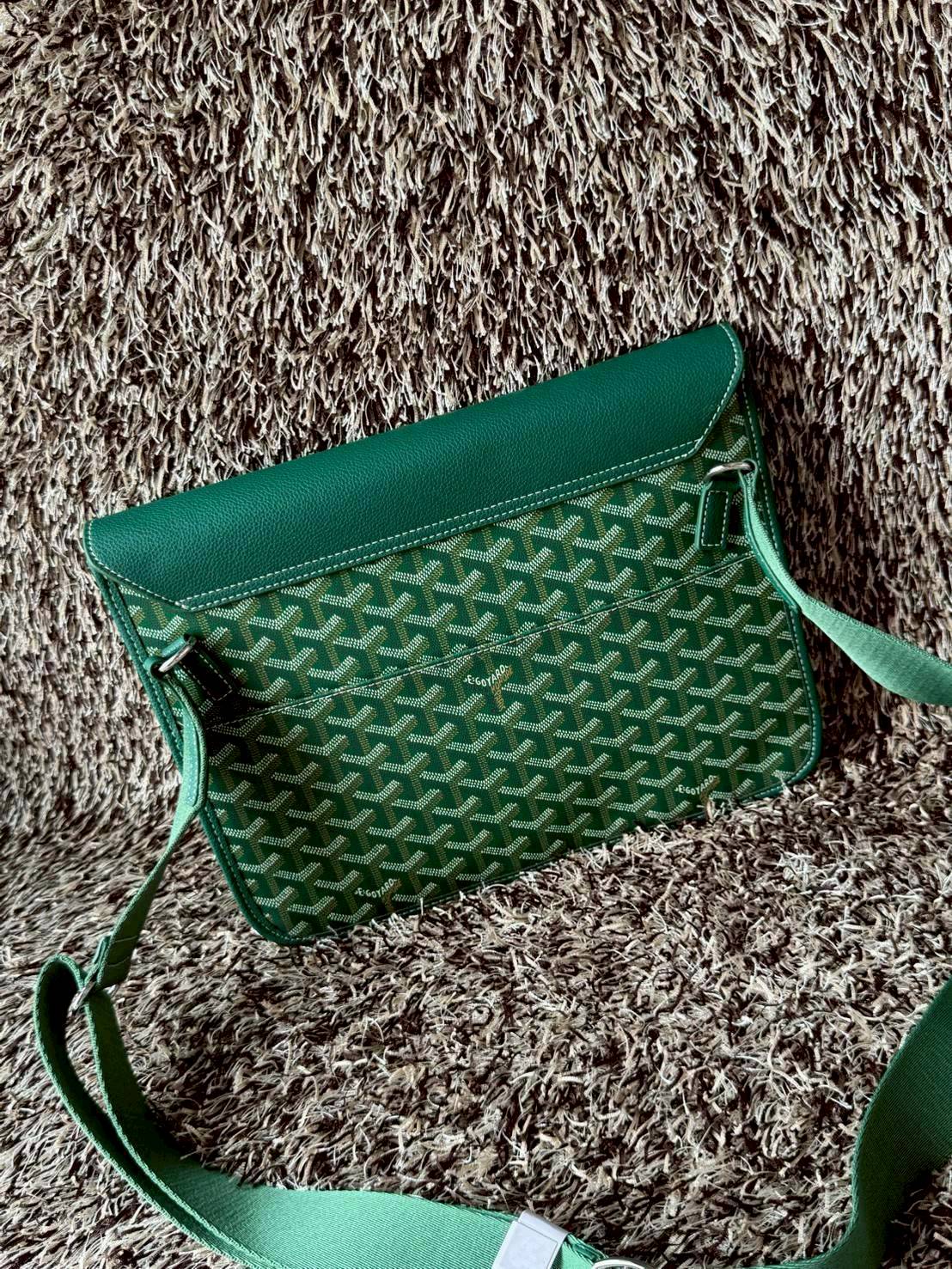 ORI หนังแท้ | Goyard Coursier Messenger bag กระเป๋าทรงแมสเซ็นเจอร์ดีไซน์ใหม่เพรียวบาง น้ําหนักเบากะทัดรัด ภายในมีช่องหลักขนาดใหญ่และกระเป๋า มีช่องด้านหลังสําหรับจัดเก็บสิ่งจําเป็นในชีวิตประจําวัน