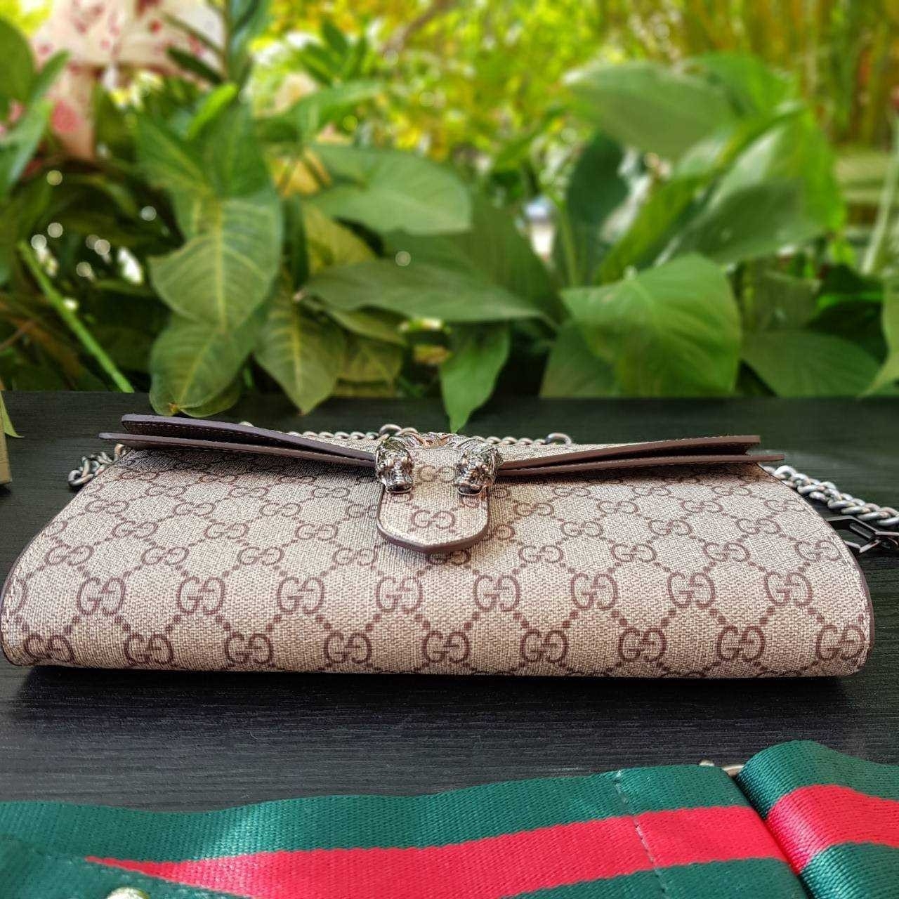 GUCCI Dionysus GG small shoulder bag กระเป๋าถือ กระเป๋าสะพายทรงสวย หรูหรา และดูแพง มาพร้อมสองสายสายพายให้เลือกปรับใช้งาน ถอดออกได้ทั้งสองสาย ถือเป็นครัชเก๋ๆได้ ดูดีมากๆ