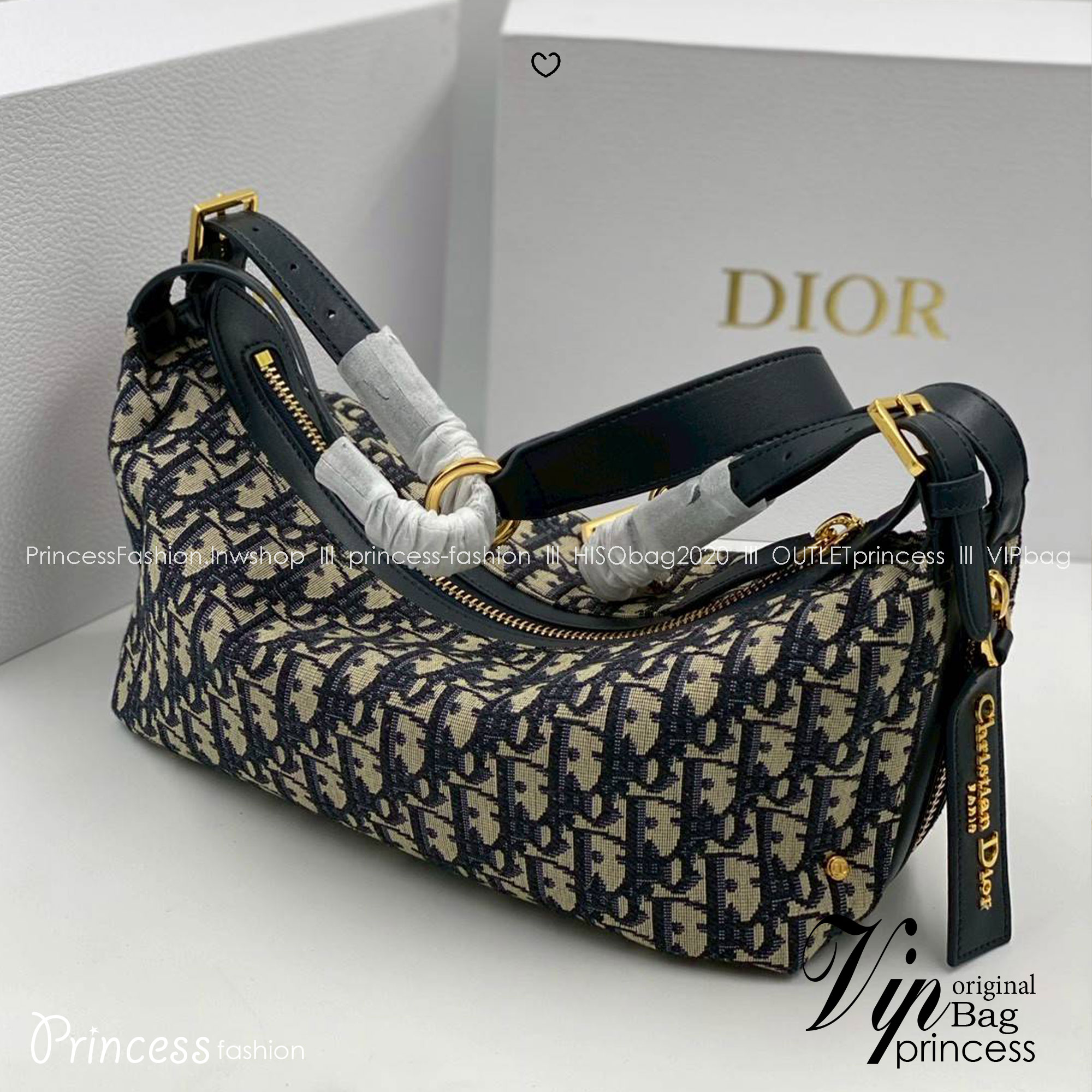 ORI หนังแท้ | DIOR D-Journey Bag กระเป๋าสะพายนิยามใหม่ดีไซน์ทันสมัย โดดเด่นด้วยรูปทรงโฮโบที่มาพร้อมกับดีไซน์ที่นุ่มนวลและทันสมัย พร้อมกับช่องใส่ของแบบติดซิป