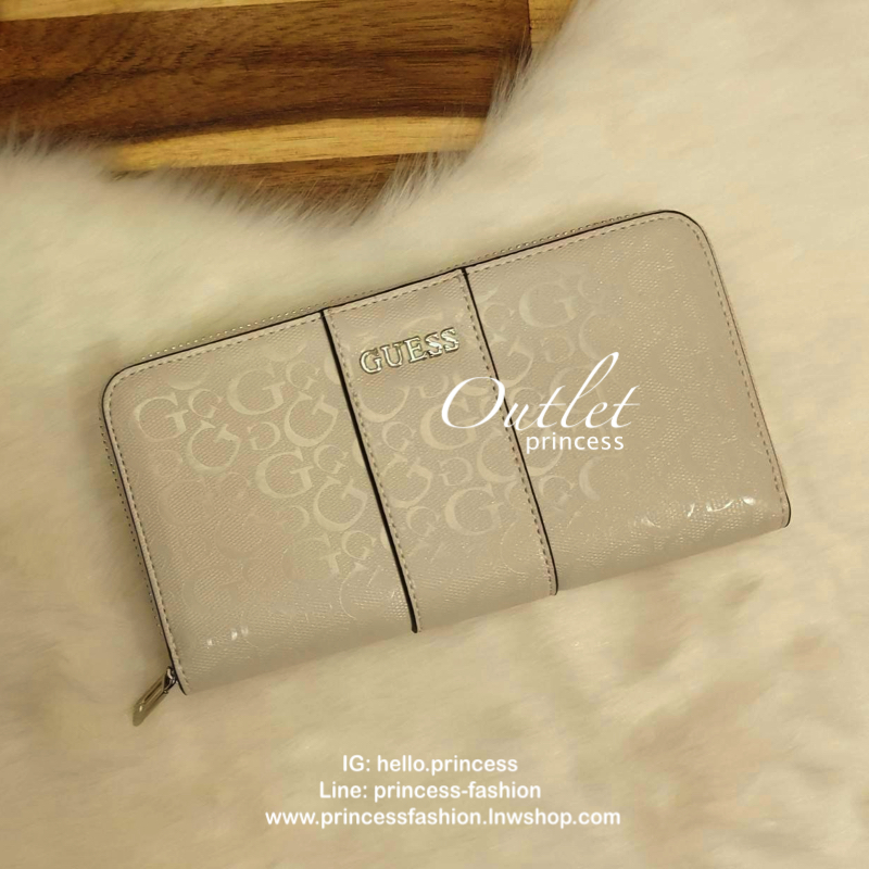 GUESS FACTORY WOMEN'S ZIP AROUND LONG WALLET กระเป๋าสตางค์หนังทรงซิปรอบลาย G ด้านหน้าติดโลโก้แบรนด์ด้วยโลหะสวยหรู ภายในมีช่องใส่ธนบัตร ช่องใส่บัตรหลายช่อง มีช่องซิปใส่เหรียญ สามารถใส่ไอโฟนพลัสได้ มีให้เลือกถึง 5 สี สวยคุ้ม น่าใช้มากๆค่า