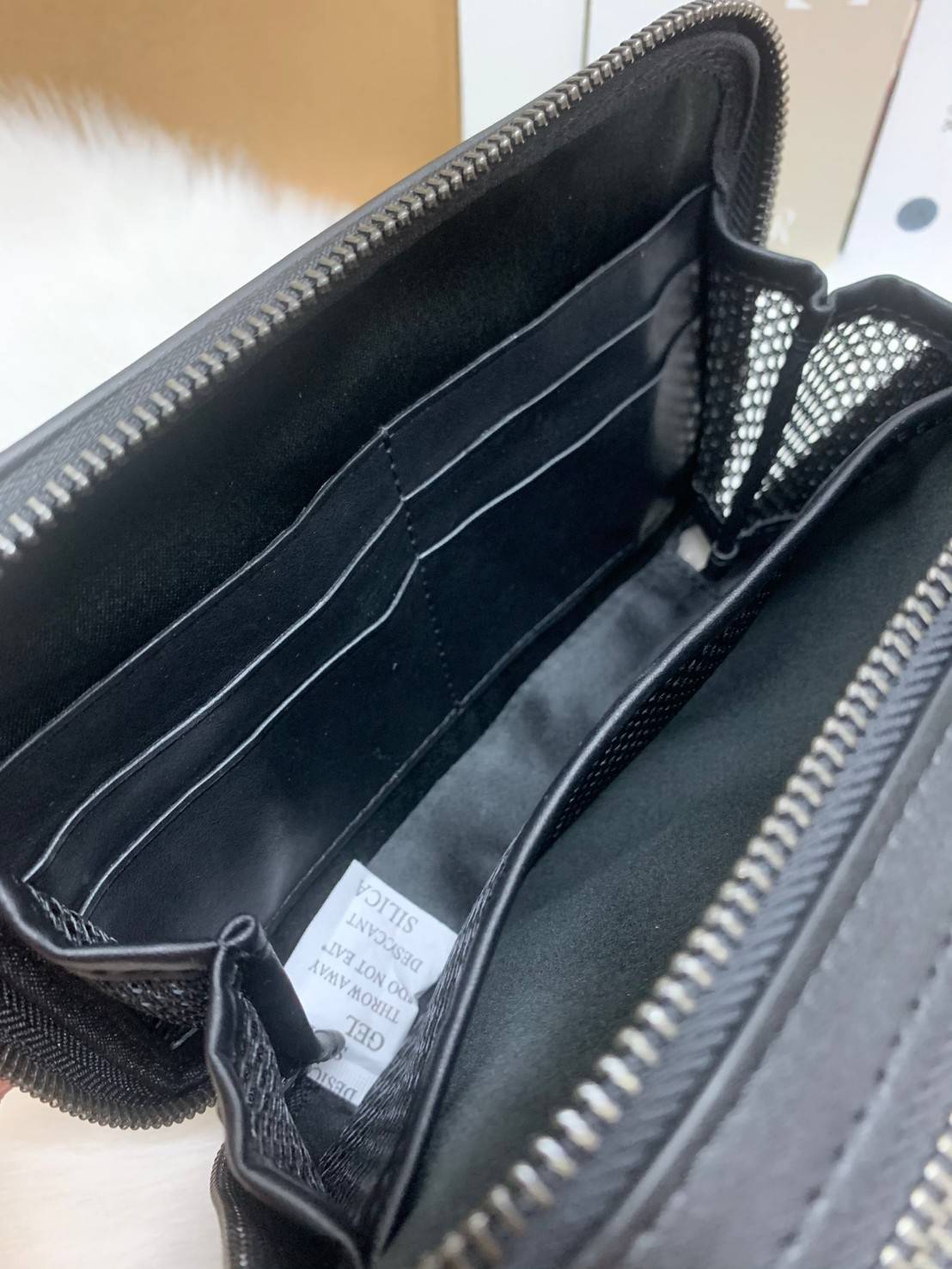 รุ่นสุดคูลล ใช้คู่ได้ทั้งชาย//หญิงเลยค่าา😘 COACH CHARTER CROSS BODY IN SIANATURE JACQUARD((C3780)) 💋พร้อมส่ง สินค้าออกใหม่ ไม่มียังไงไหว!! ✔️กระเป๋าสะพายครอสบอดี้ร์ หรือสามารถสอดมือตรงหนังด้านหน้าถือแบบเก๋ๆได้ด้วยค่าา วัสดุJacquardท