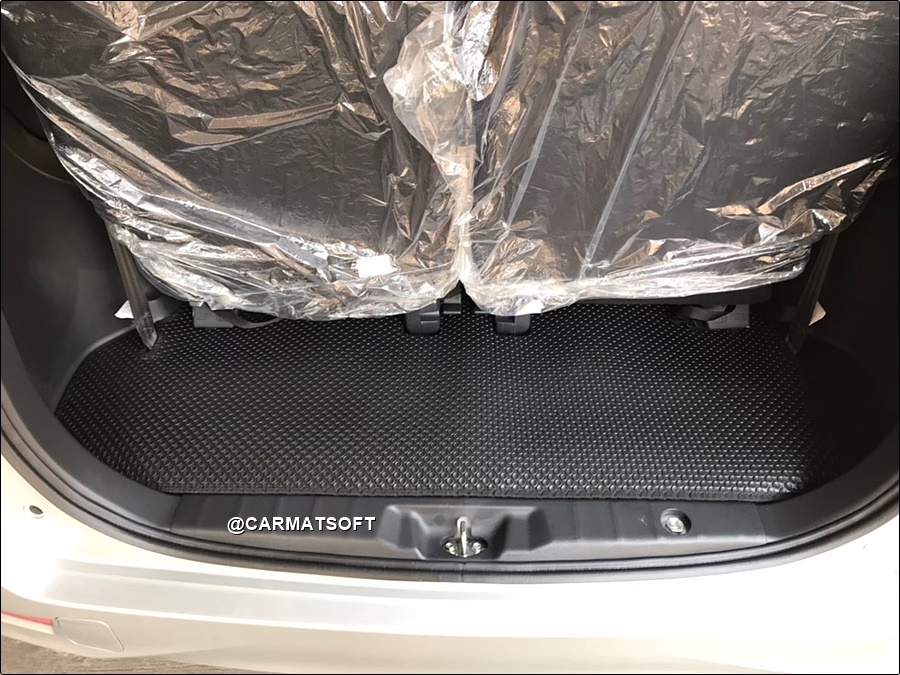 พรมปูพื้นรถยนต์ TOYOTA AVANZA 2019 ยางปูพื้นรถยนต์ ลายกระดุมเม็ดเล็ก สีดำ เข้ารูป เต็มคัน