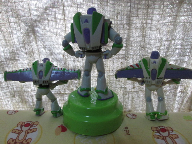 Disney Pixar Toy Story-Buzz Lightyear ขายยกเซ็ท 3 ตัวค่ะ