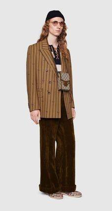 VIP GIFT 】หนังแท้ GUCCI Horsebit 1955 mini bag กระเป๋าสะพาย กระเป๋าใส่โทรศัพท์ งานแฟชั่นคลาสสิก ขอบหนังวัวแท้สีน้ำตาล อะไหล่สวย ดีไซต์สัญลักษณ์วงแหวนตามแบบฉบับ GUCCI มาพร้อมกล่องแบรนด์และสายสะพายยาวที่สามารถปรับระดับได้ พร้อมส่งให้สะพาย สวยๆ กันแล้ววันนี้